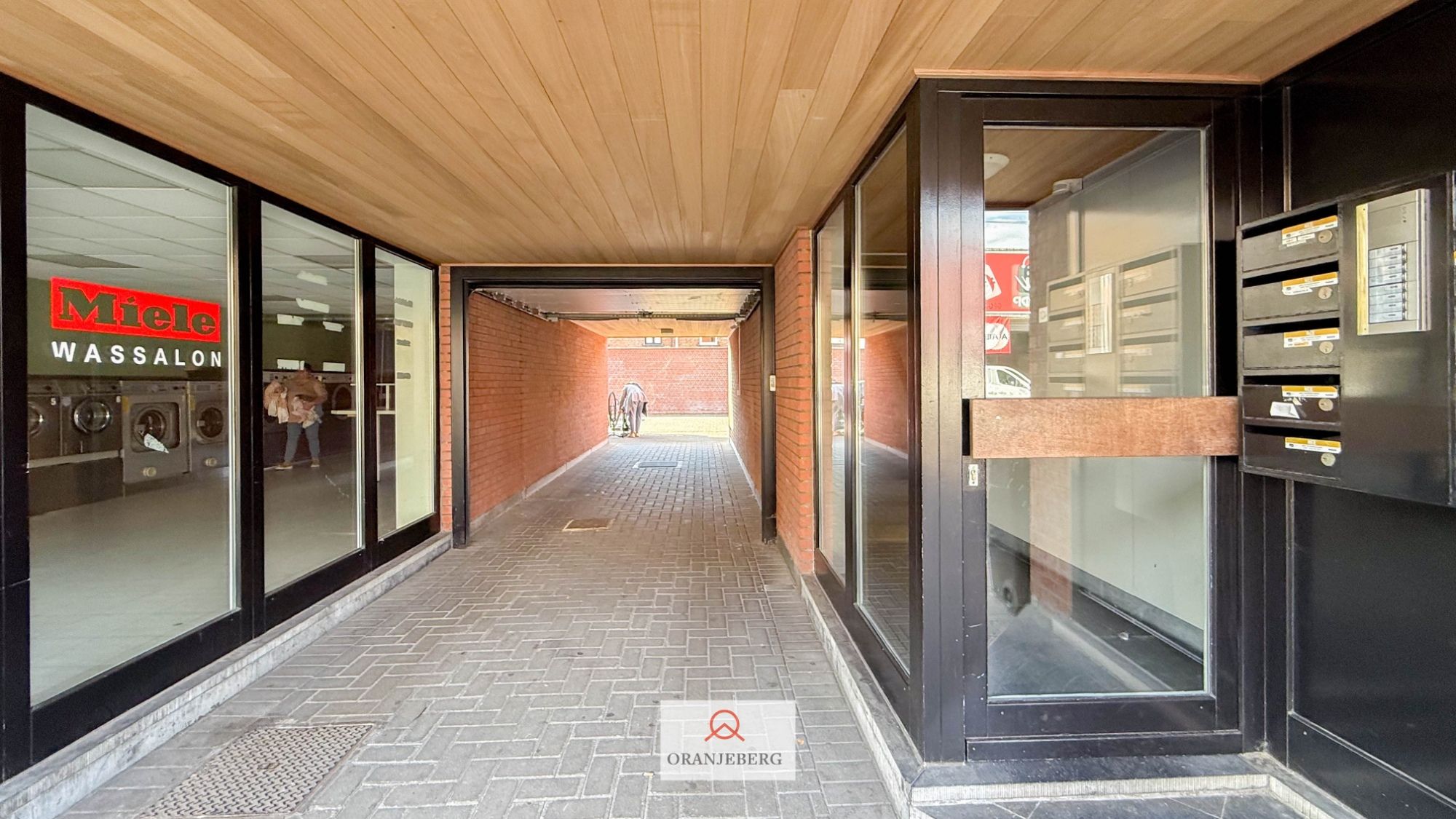 Commerciële ruimte te huren vlakbij Beverenplein Gent foto 16