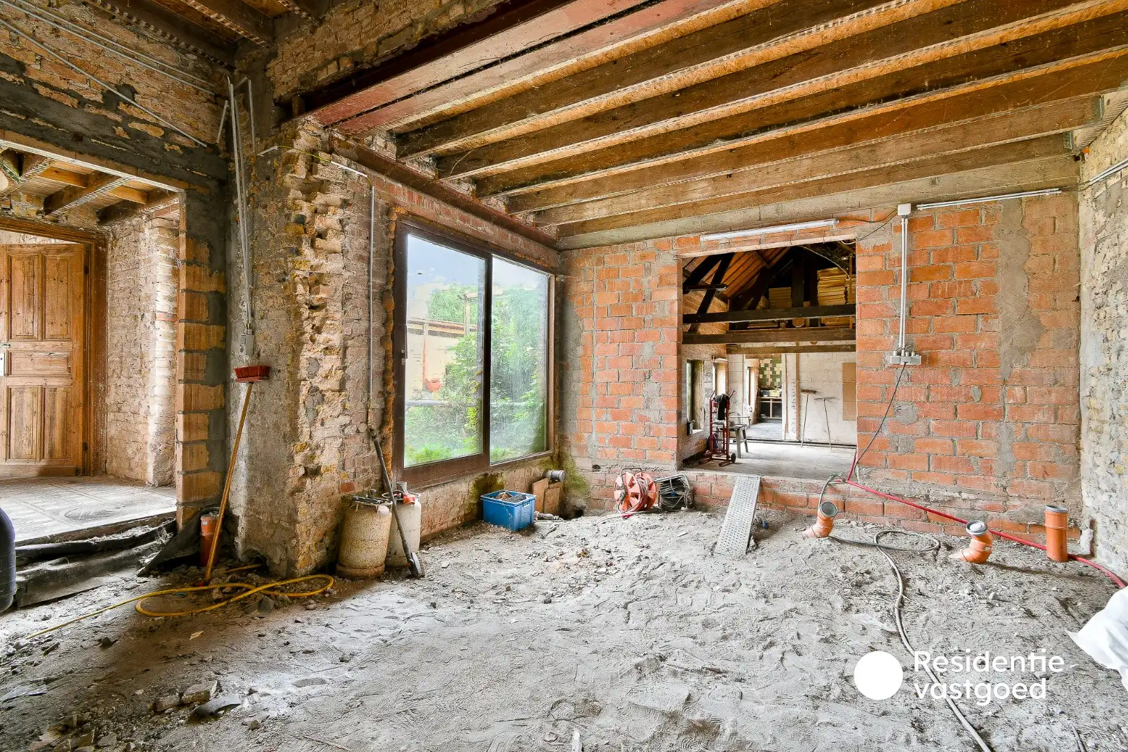 Ruime woning met uitzonderlijk veel mogelijkheden en prachtig zicht vanuit de tuin foto 12