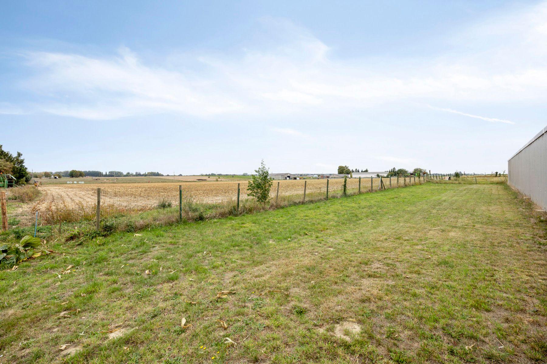 Exclusieve villa met grote loodsen combineer werken en wonen foto 42