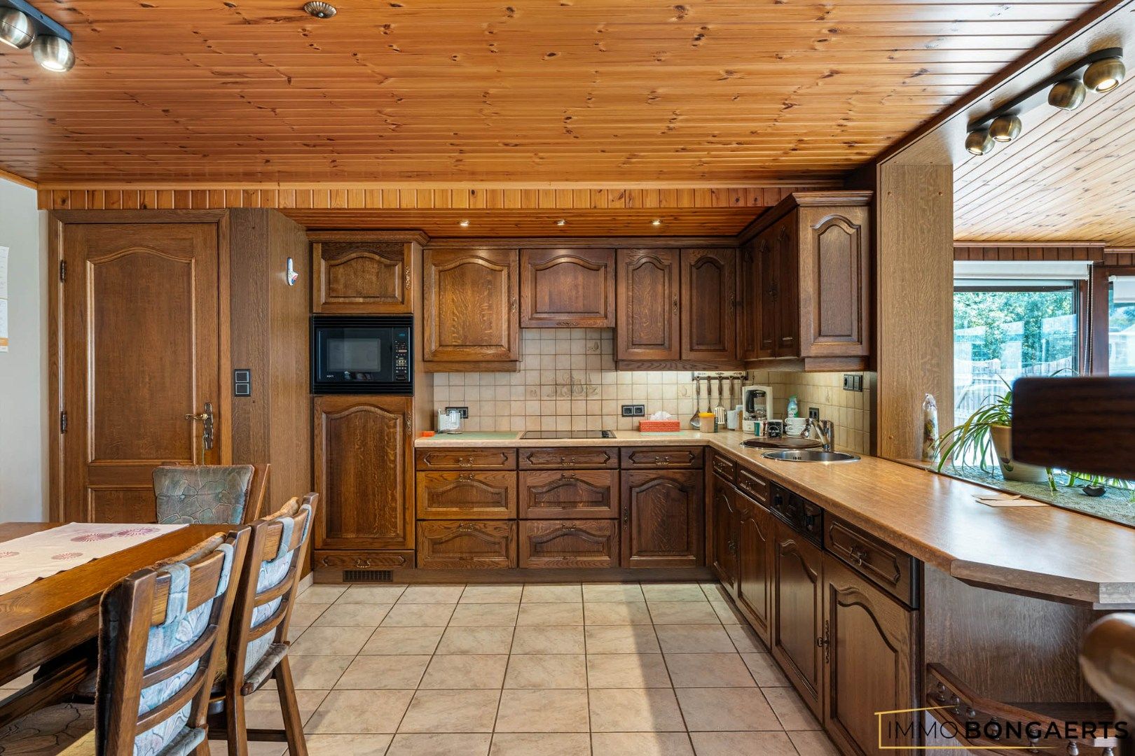 Ruime hoekwoning met drie slaapkamers foto 8