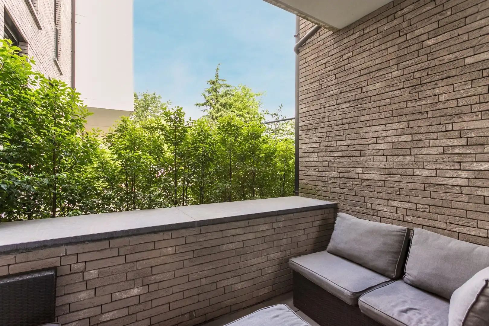 Recent gelijkvloers appartement met terras in Halle foto 11