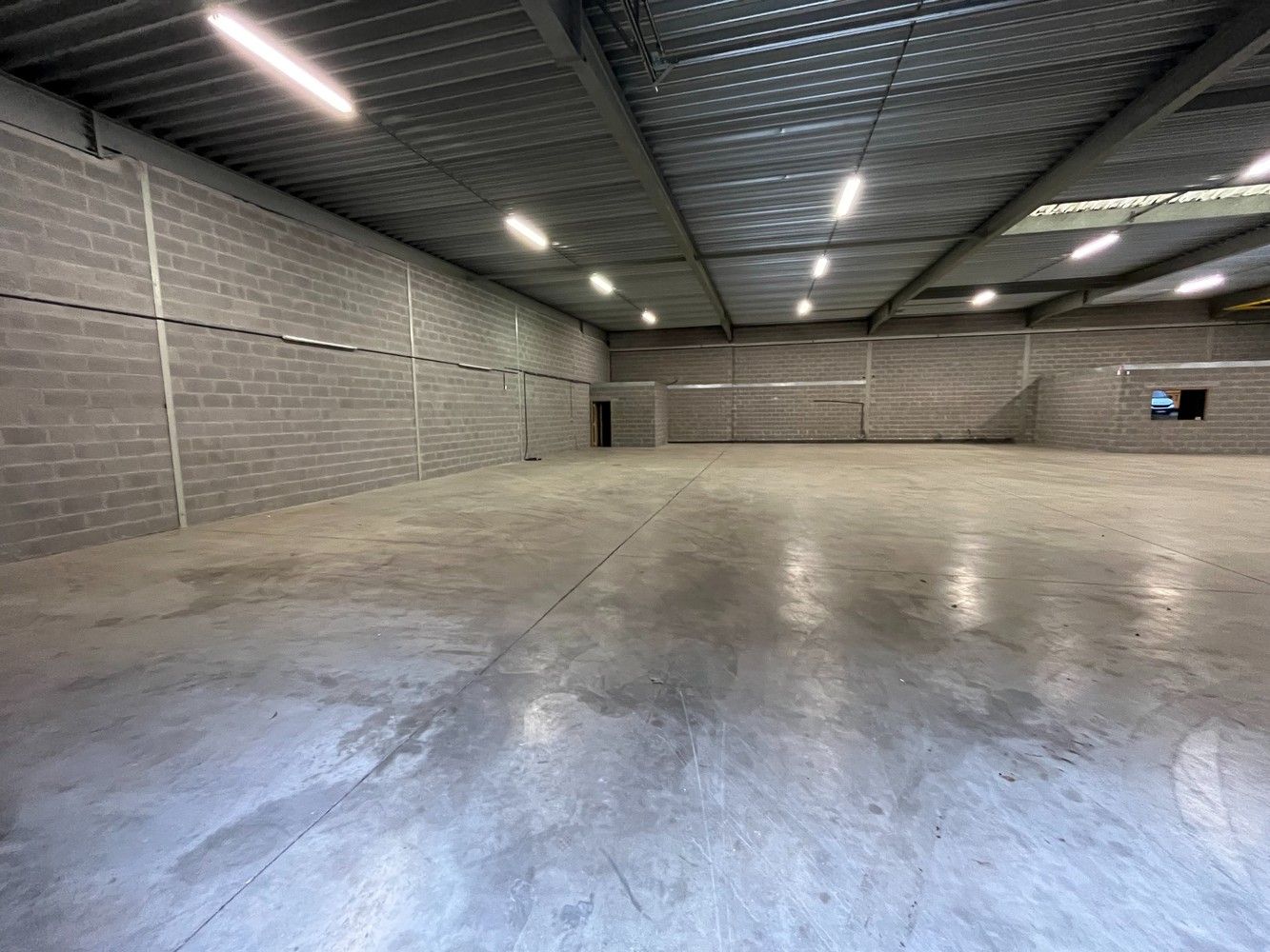 750m² opslagruimte foto 11