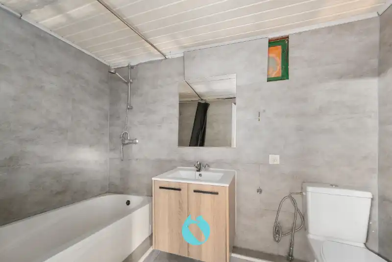 Te renoveren pand in tweede bouwlijn met private oprit en tuin foto 9