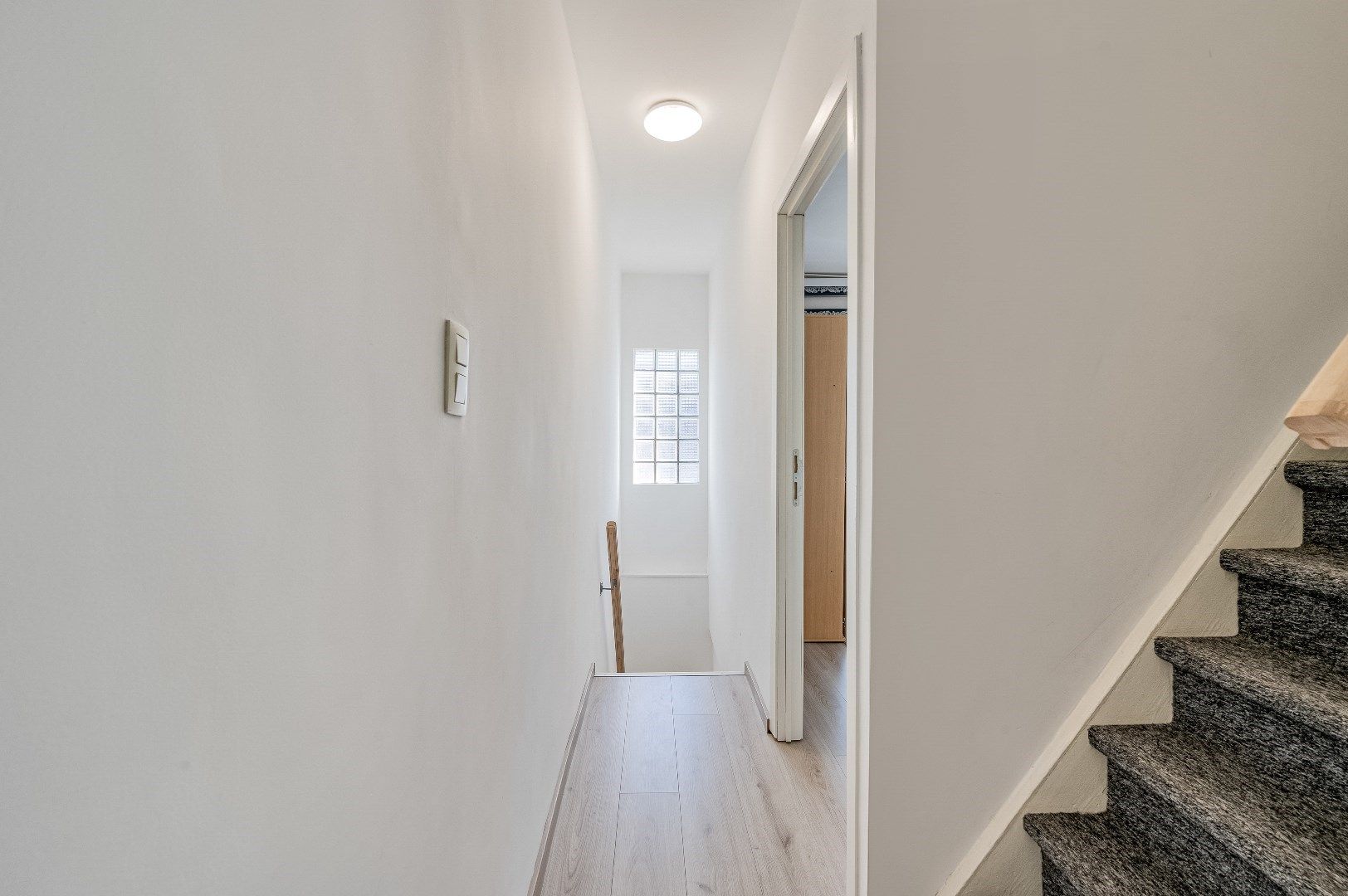 Gerenoveerde stadwoning met 4 slaapkamers foto 8