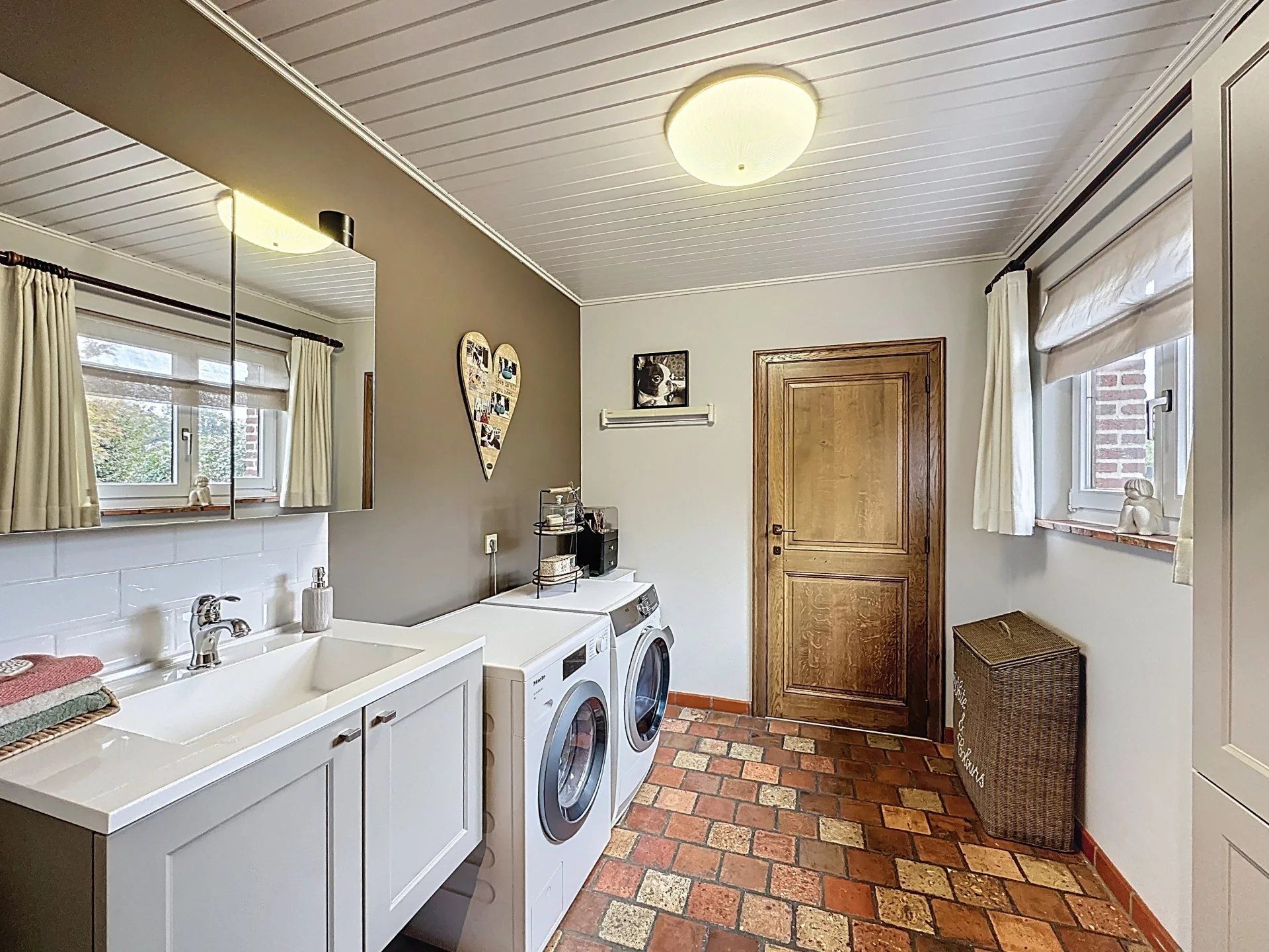 Zeer verzorgde landelijke woning op prachtig perceel met 3 slaapkamers en 2 badkamers. foto 18