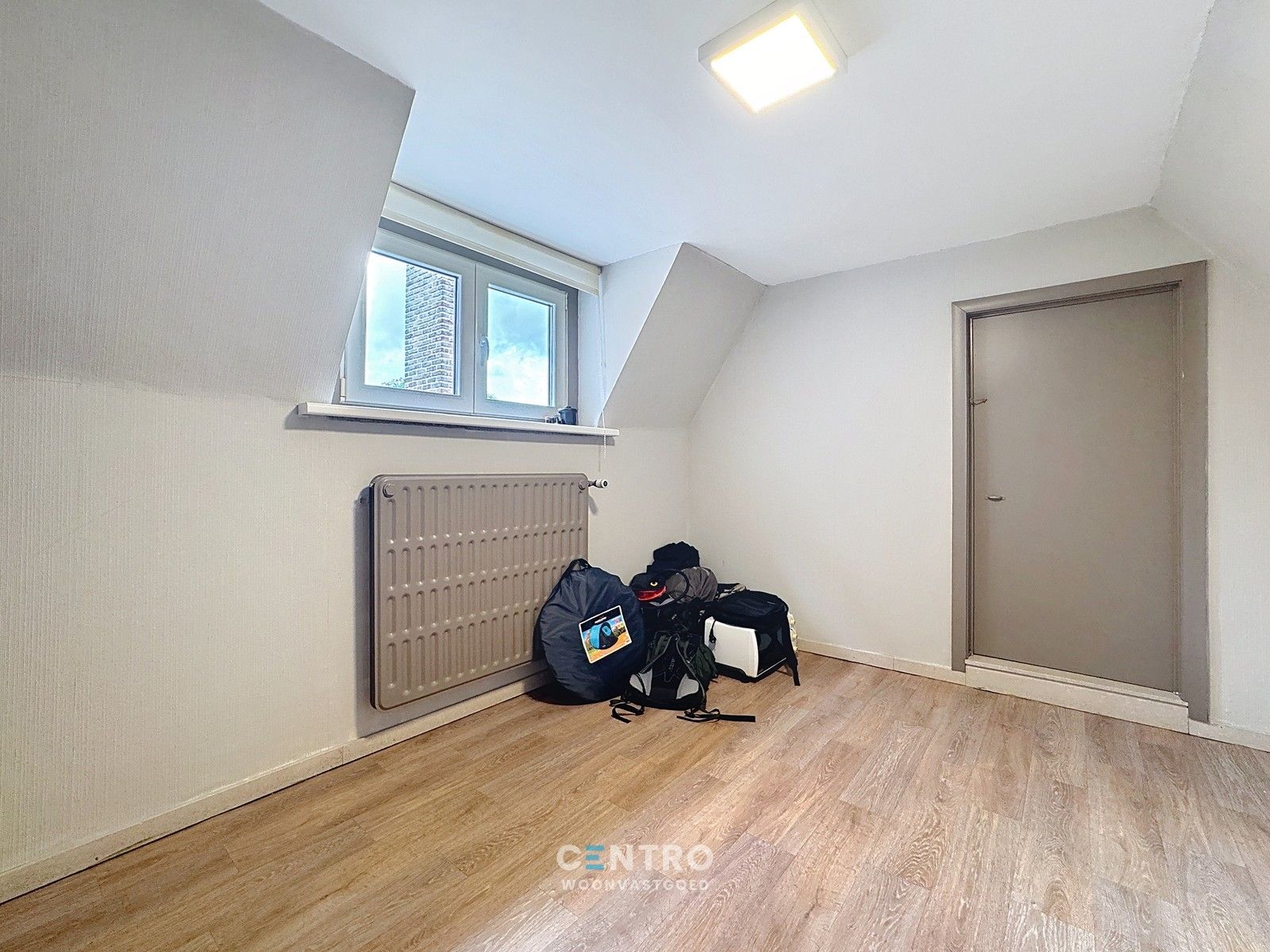 VILLA met ZWEMBAD, 4 slpks, garage én ZW-gerichte tuin! foto 18