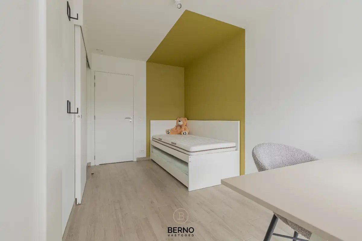 Recente en instapklare woning uit 2021 met ruim terras foto 13