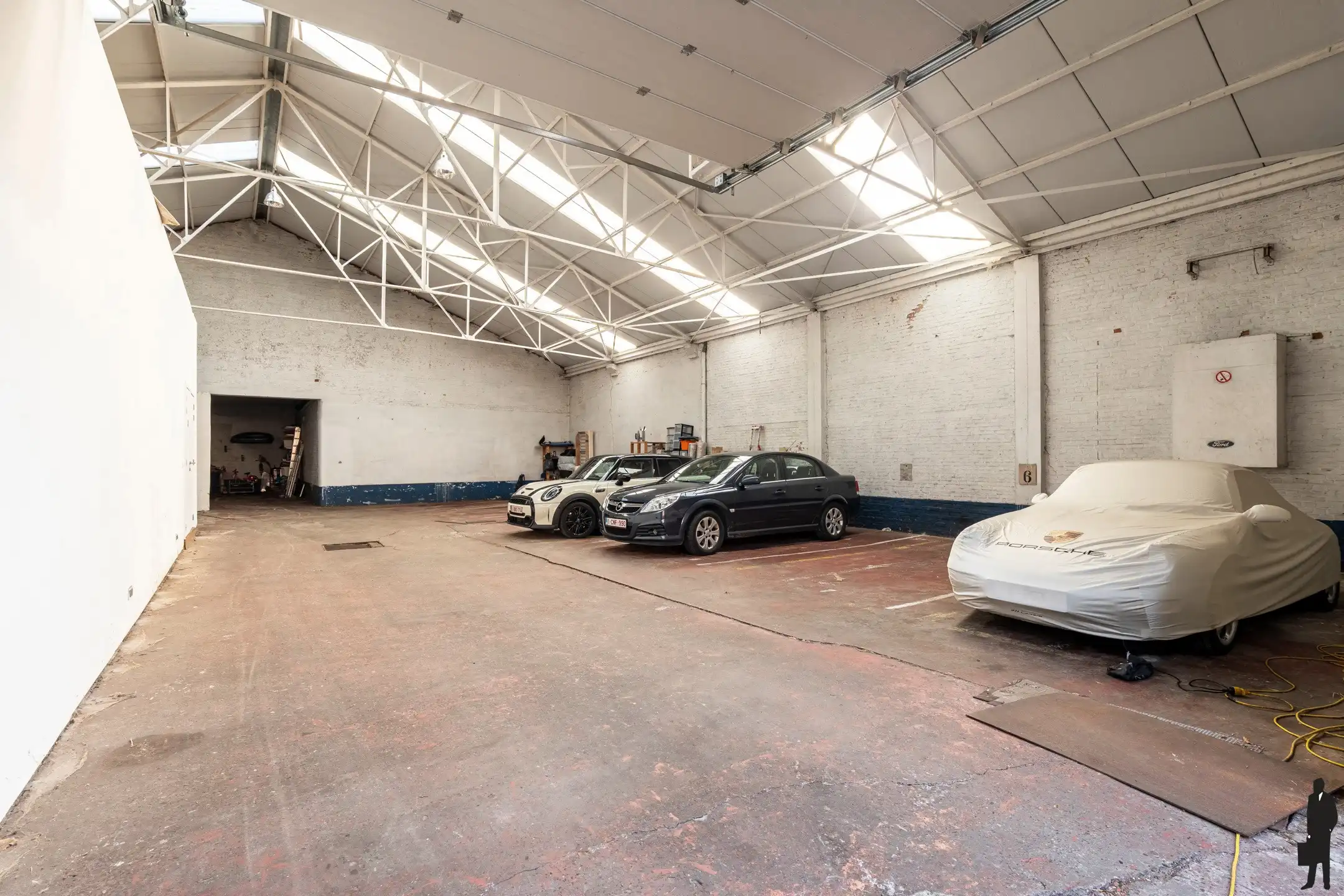 Multifunctionele woning met magazijn en showroom foto 24