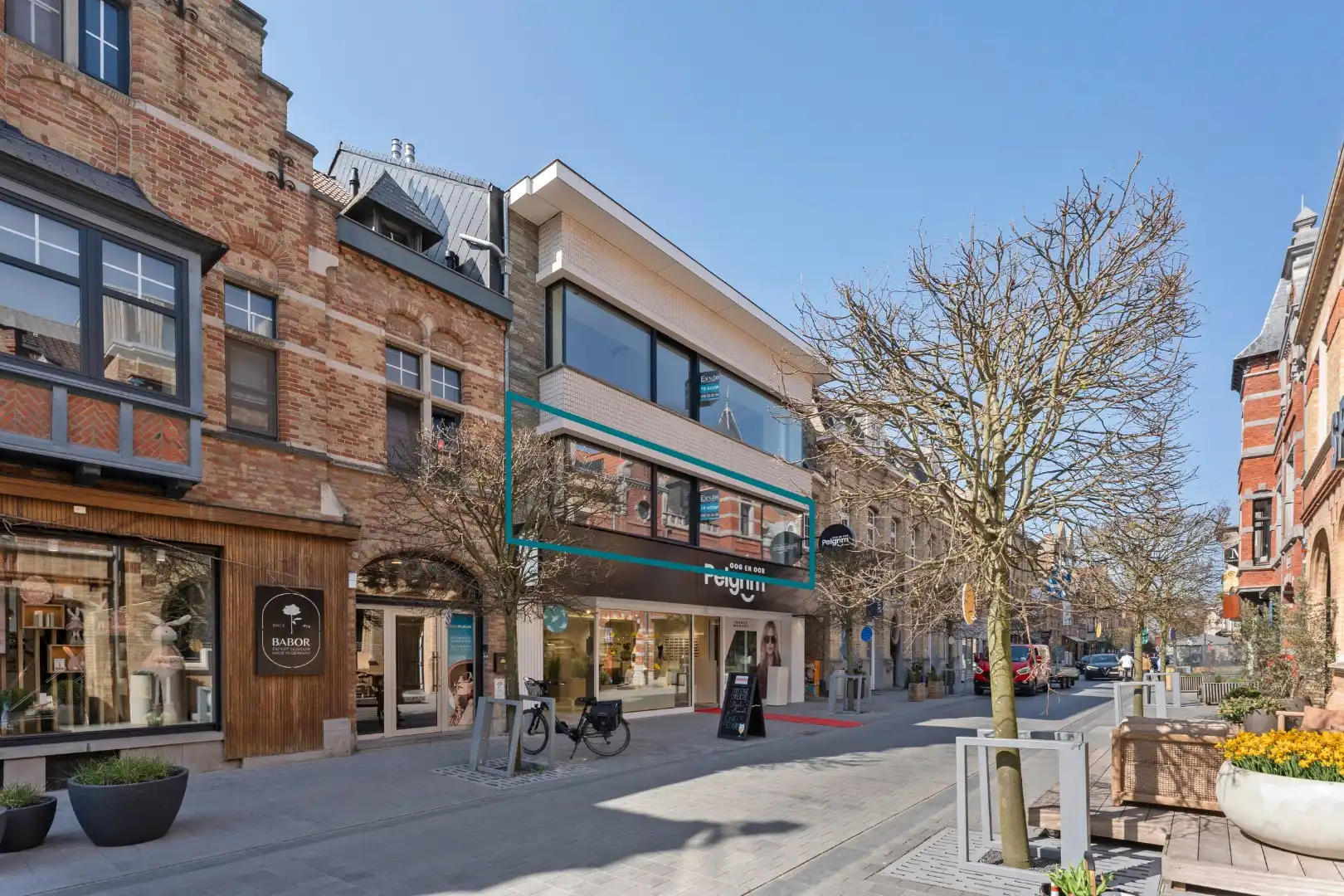 Luxueus gerenoveerd 2 slaapkamer appartement met autostaanplaats in het hartje van Nieuwpoort Stad foto 2