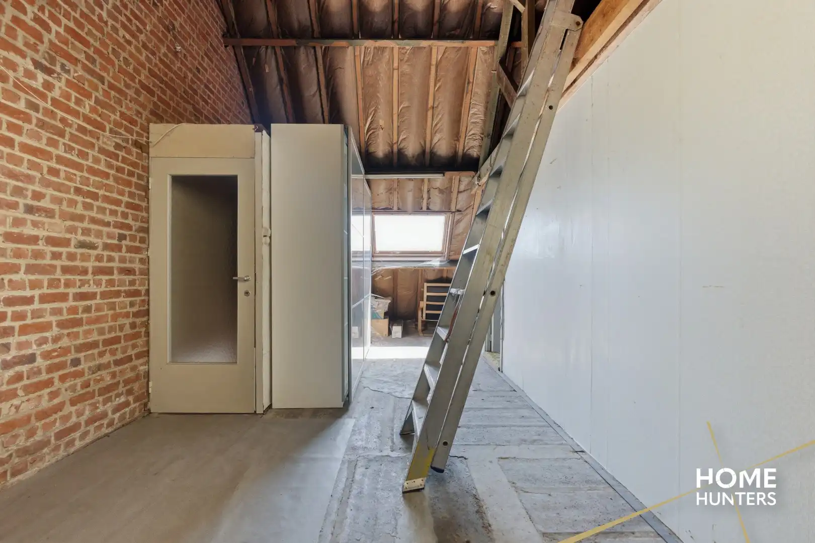 Ruime halfopen bebouwing met loods van 200 m² op een perceel van 919 m² foto 15