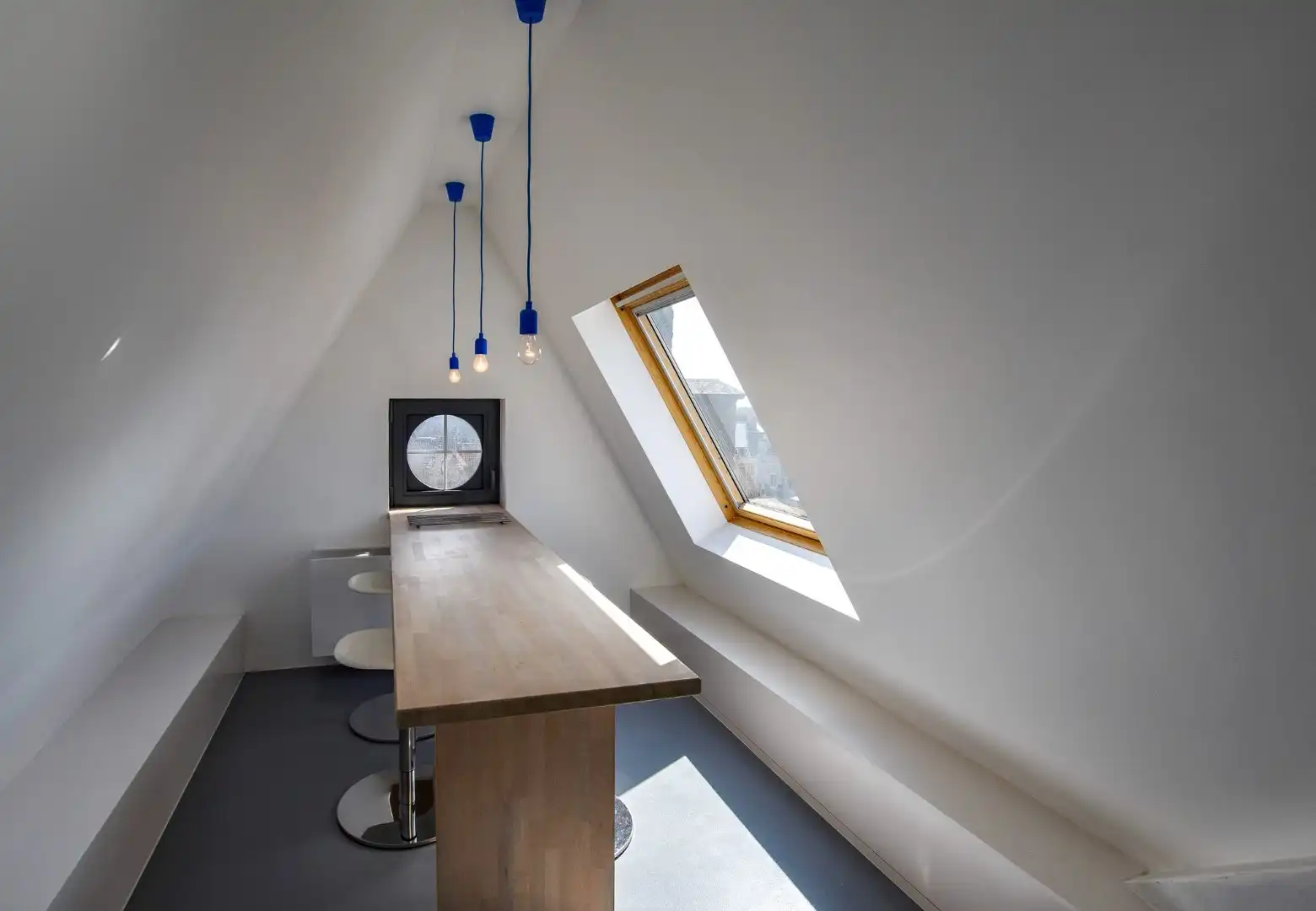 Prachtig dakappartement (loft-stijl) 68 m², gelegen op het Marktplein.  foto 5