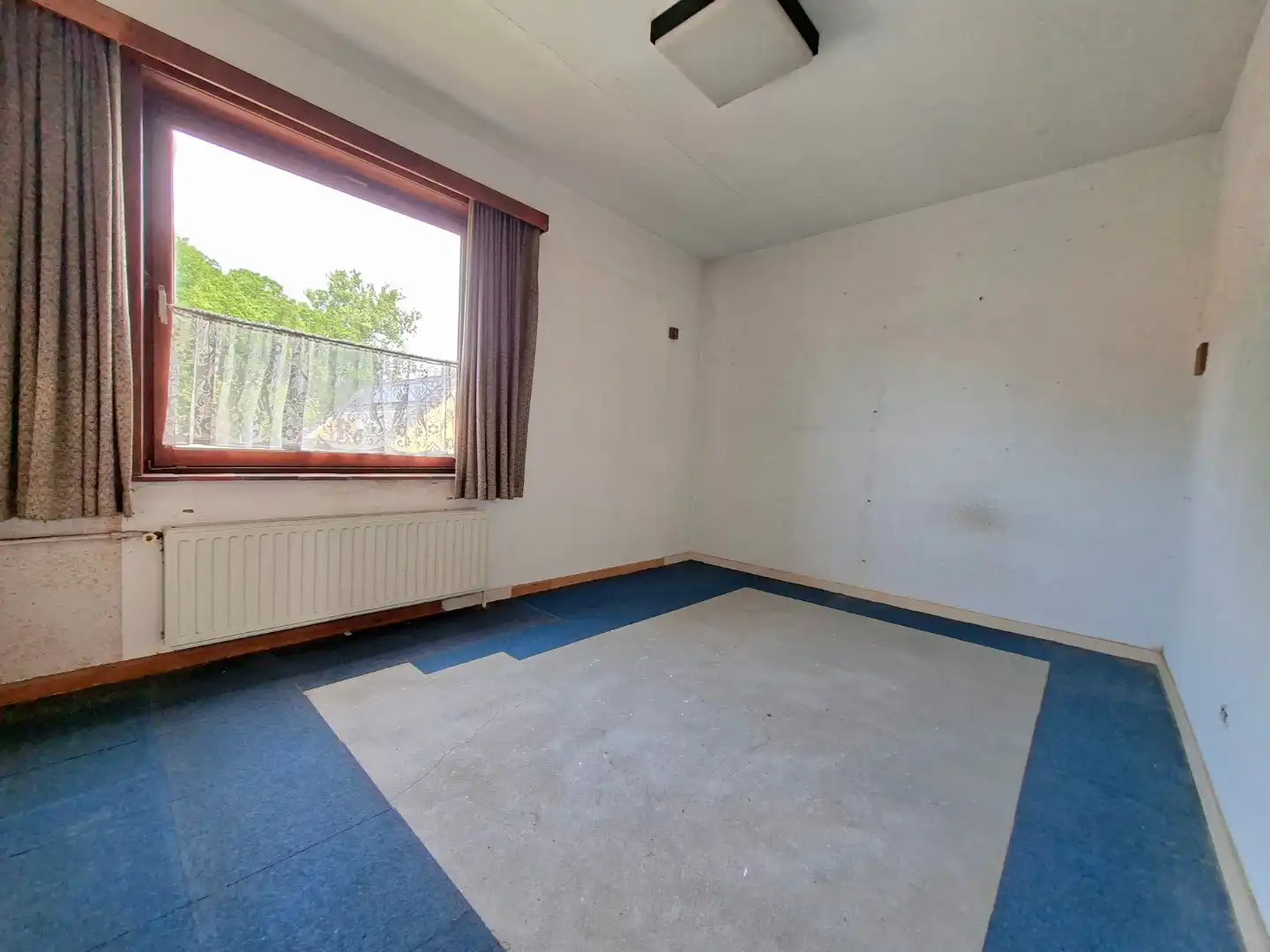 Ruime halfopen woning foto 8