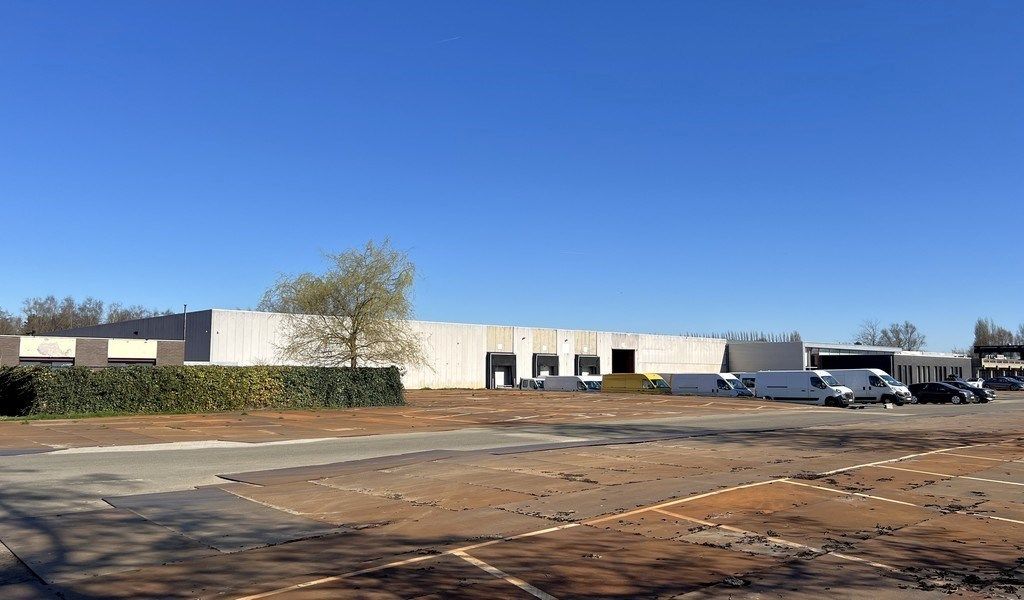 Loods te huur in industriepark-Noord te Sint-Niklaas foto {{pictureIndex}}