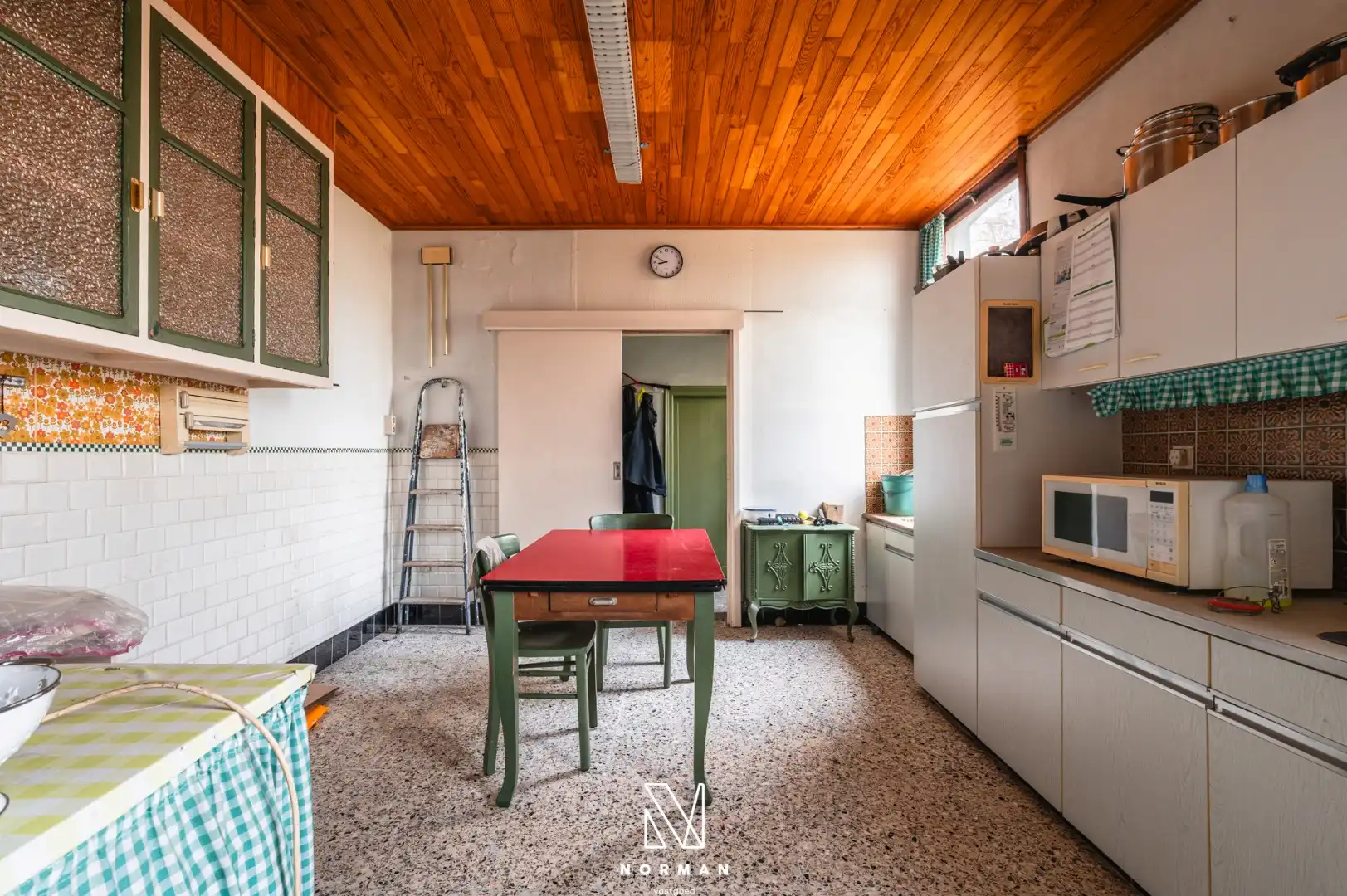 Unieke erfgoedhoeve op 33400 m² met dreef, bijgebouwen en landelijke vergezichten foto 14