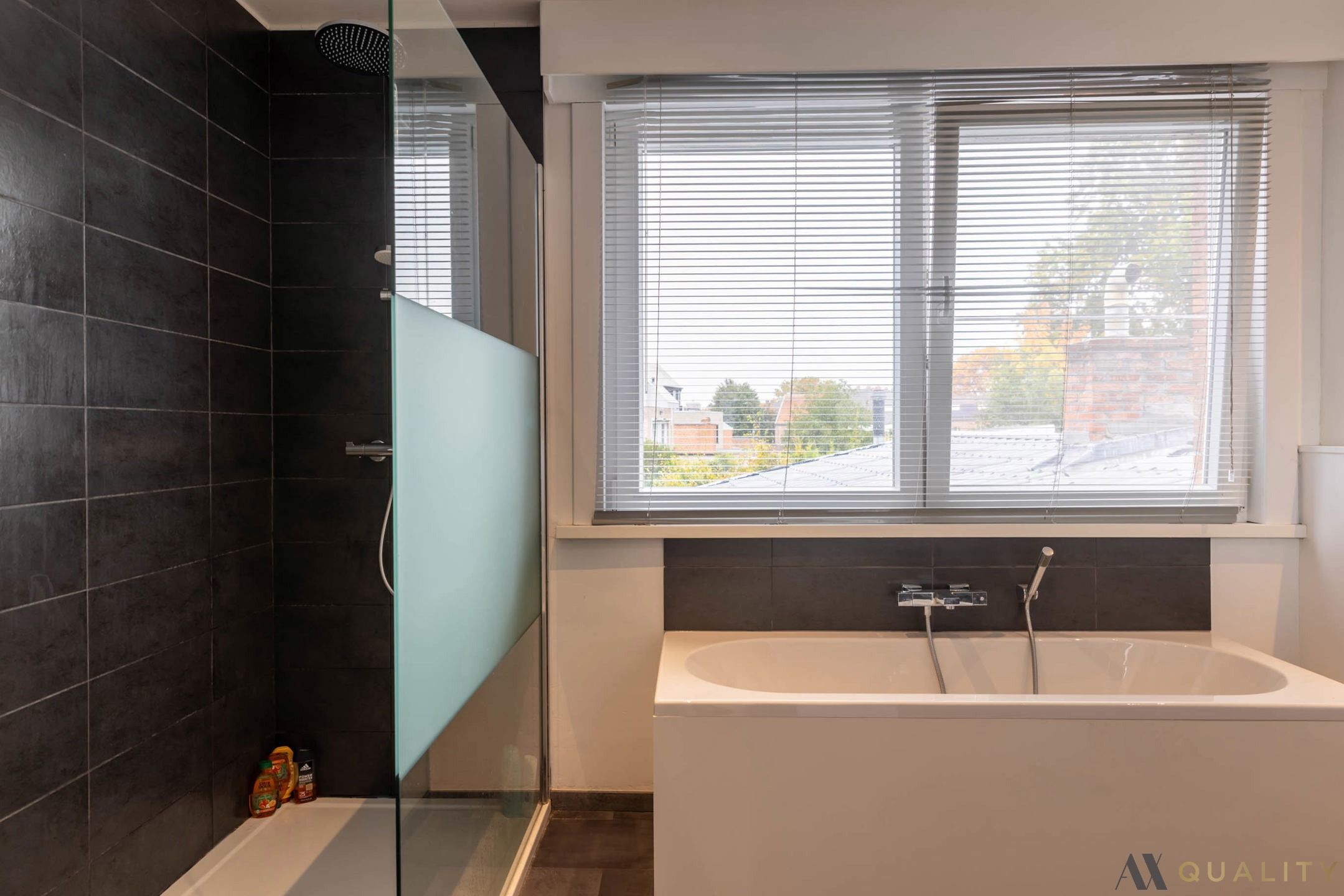 Gerenoveerde woning in Bornem centrum foto 7