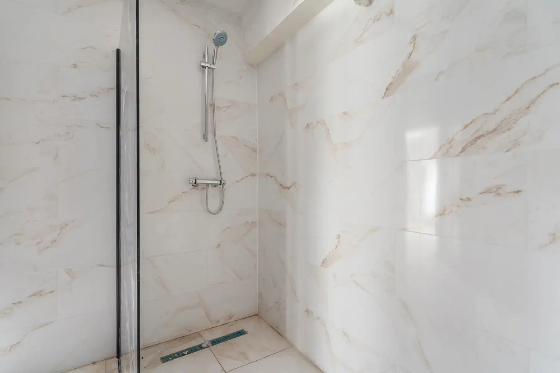 Gelijkvloers appartement 152 m² met tuin van 60 m² foto 13