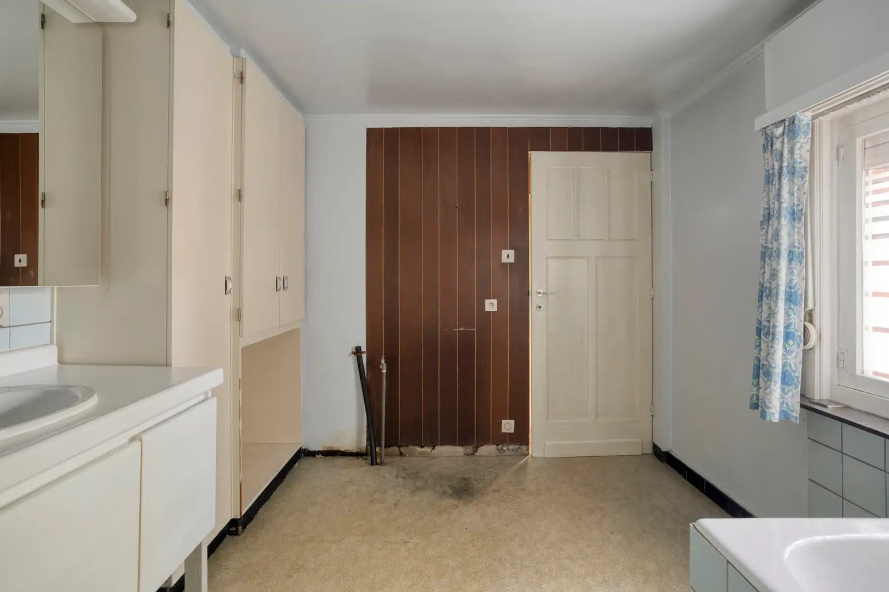 Te renoveren woning op uiterst rustige locatie foto 15