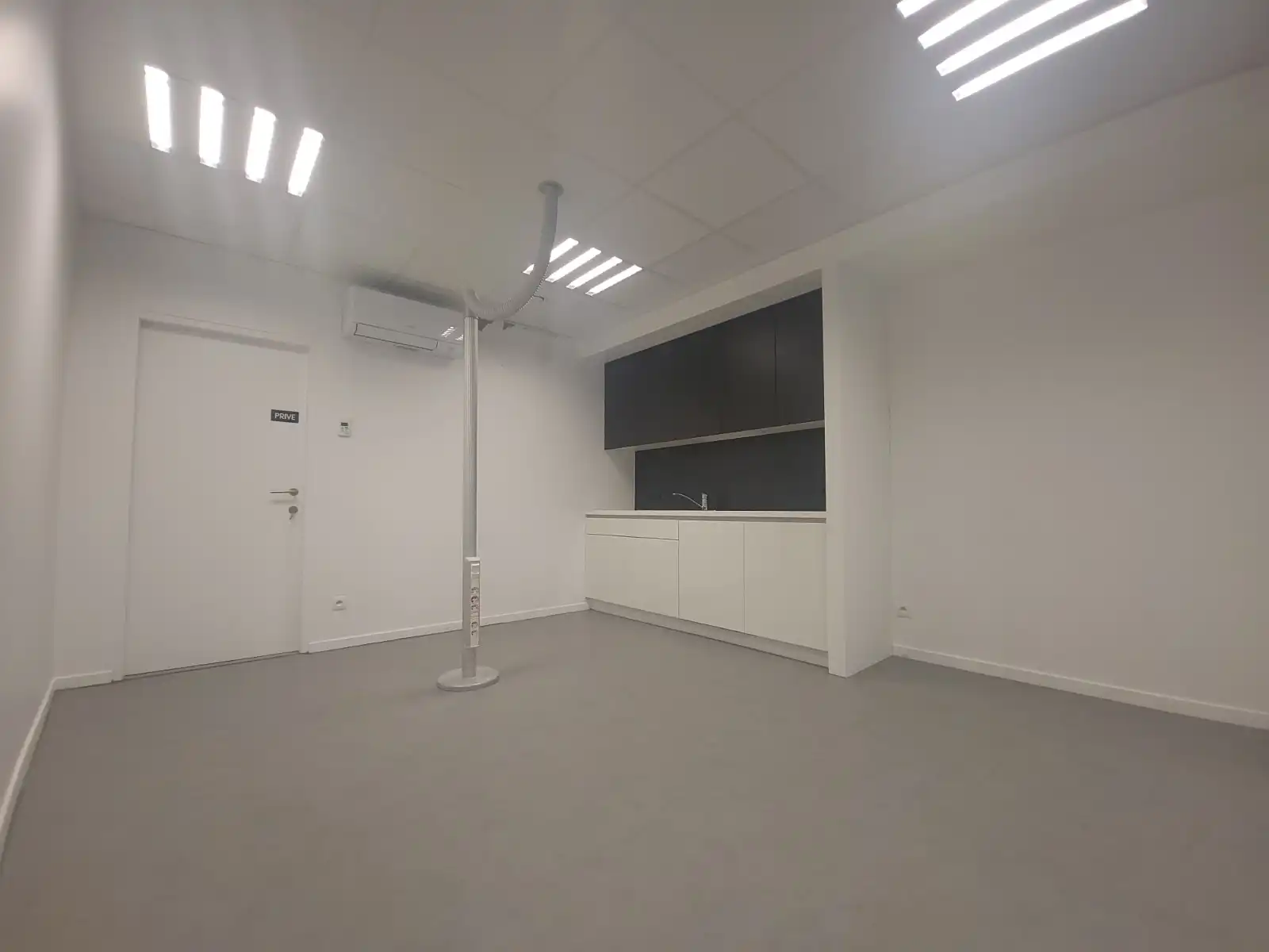 Exclusief gelegen handelsruimte in centrum Deinze foto 7