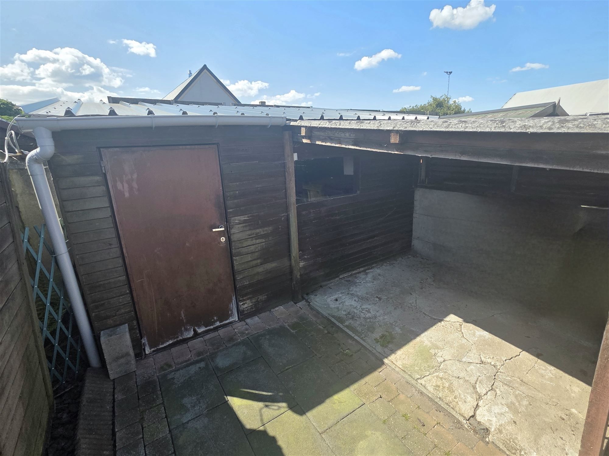 Burgerswoning met 2 à 3 slpks, parking en tuin met ingang foto 11