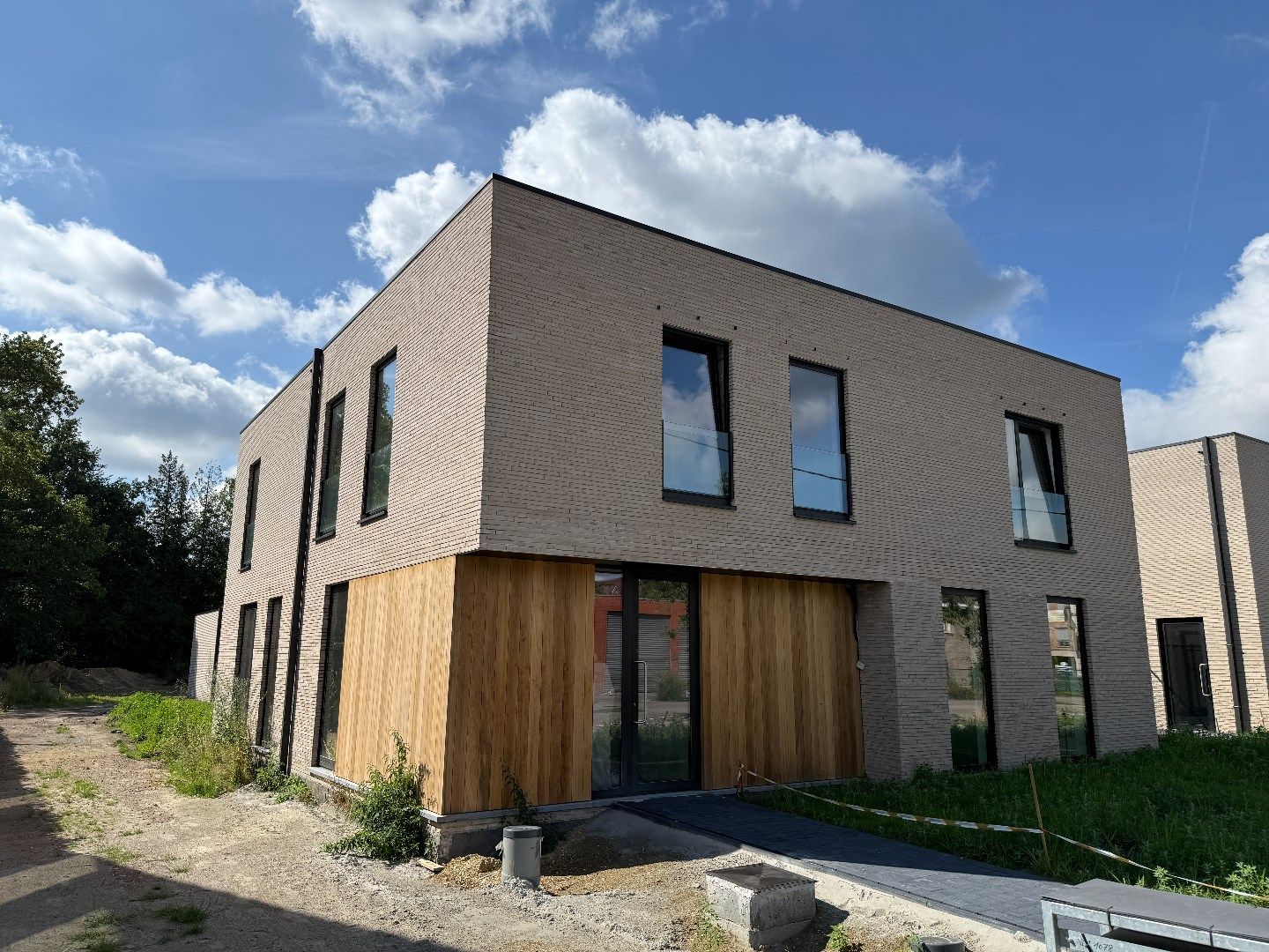 Instapklare nieuwbouwwoning - afwerking naar keuze foto 2