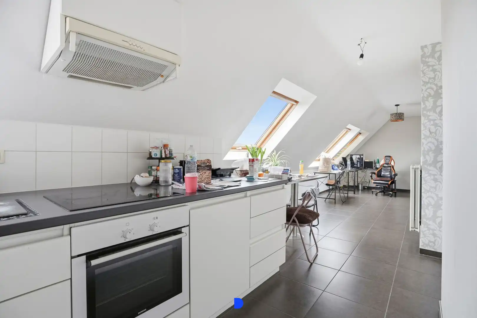 Zeer ruim dakappartement met leuke indeling foto 9