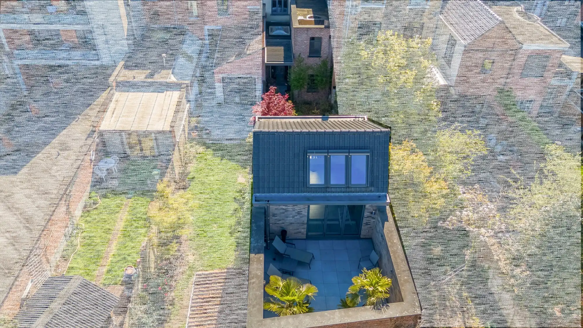 Uniek gerenoveerd herenhuis met multifunctioneel bijgebouw foto 30