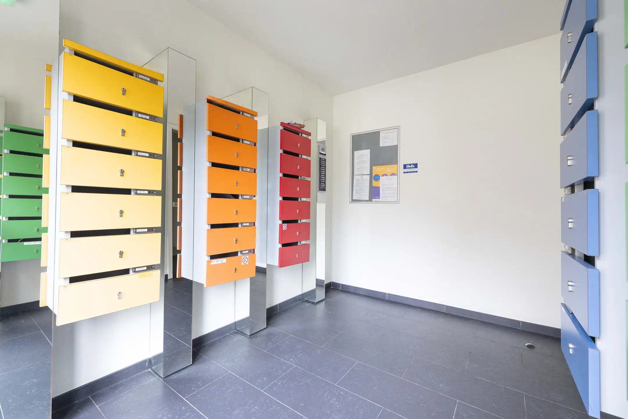 Mooi recent appartement met 2 slaapkamers en parking foto 16