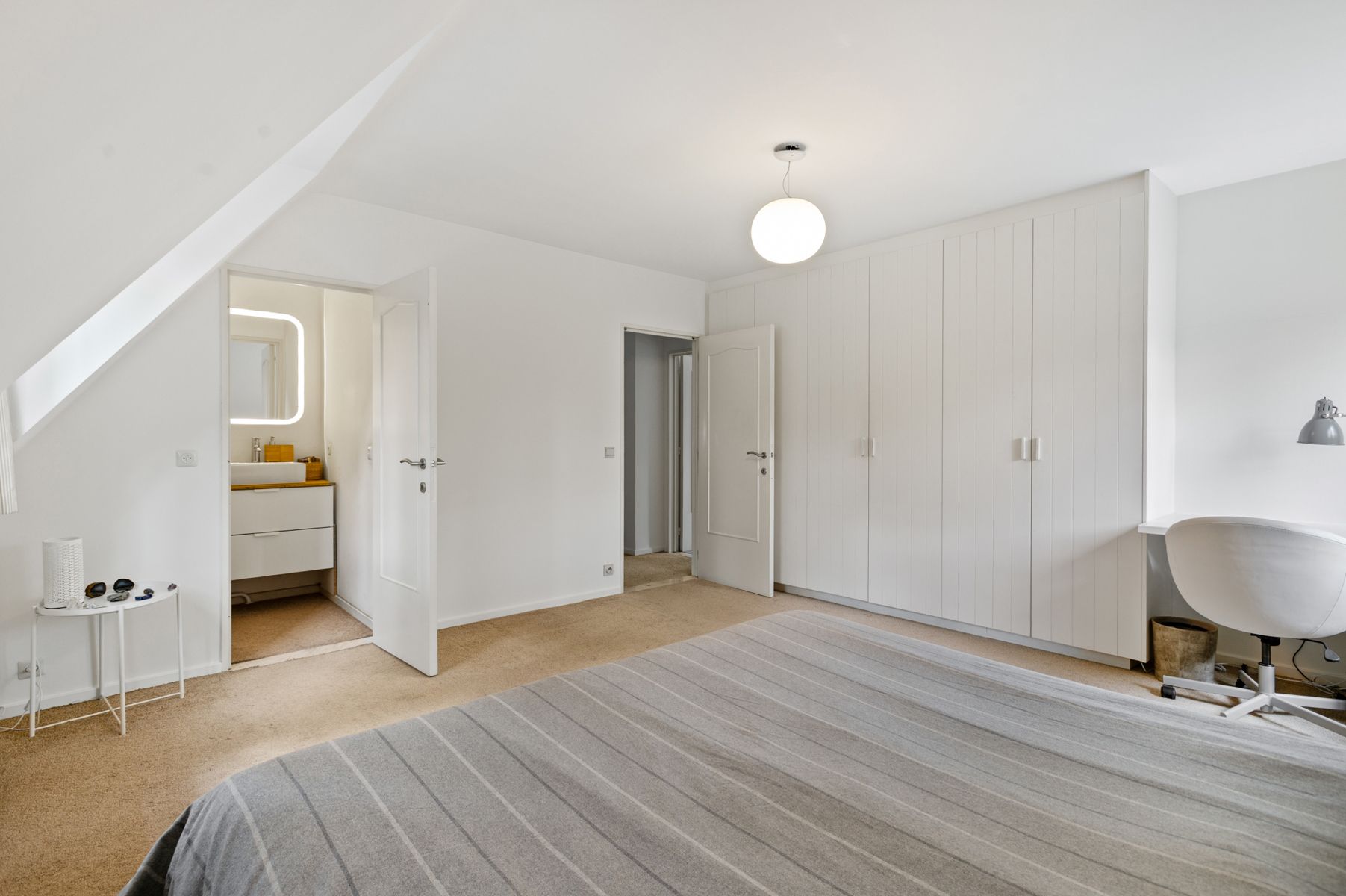 Koningshof! Ruime villa met zwemvijver op ca. 2005 m². foto 14