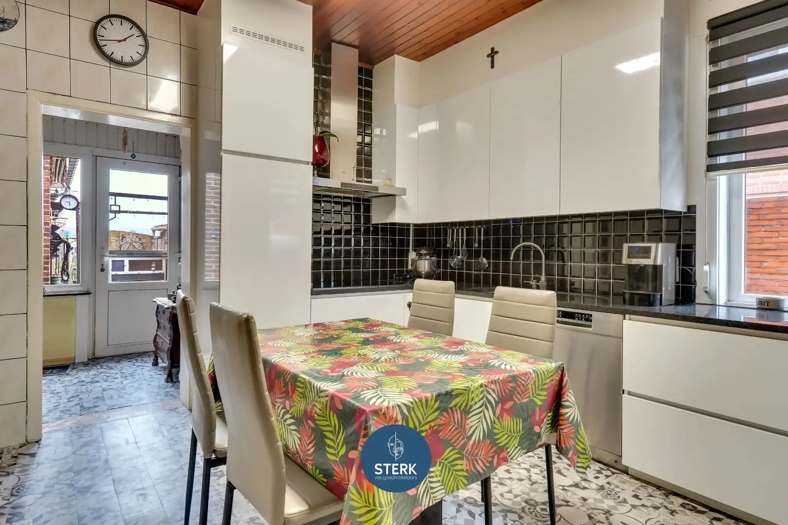 OP TE FRISSEN GEZINSWONING MET EPC LABEL B AAN DE MAAS IN UIKHOVEN ! foto 8