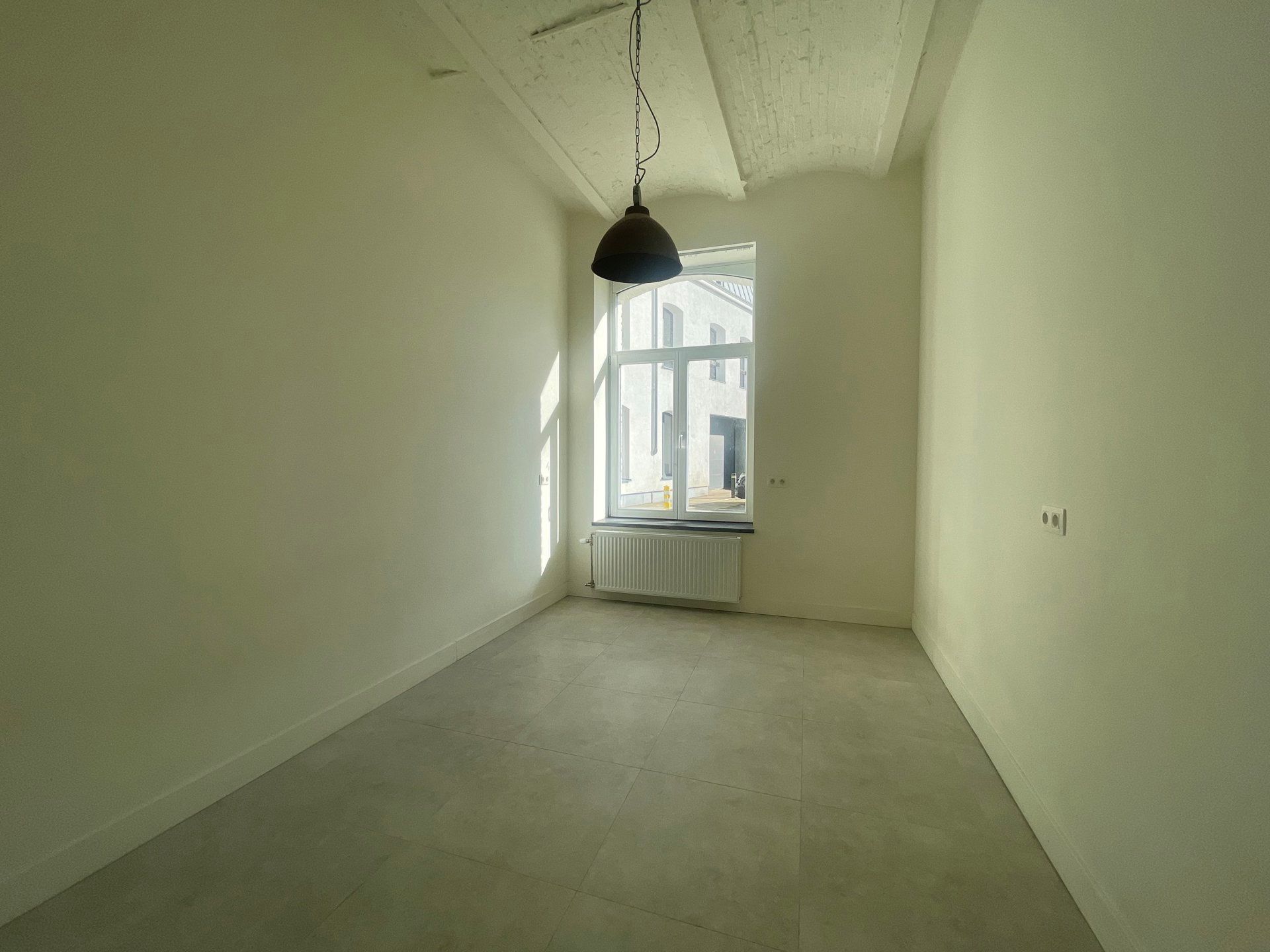 Ruim gelijkvloers appartement/benedenwoning met 3 slpks foto 13