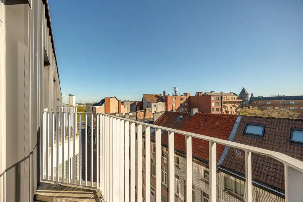 Recent appartement met groot zonneterras pal aan Park Spoor Noord foto 10