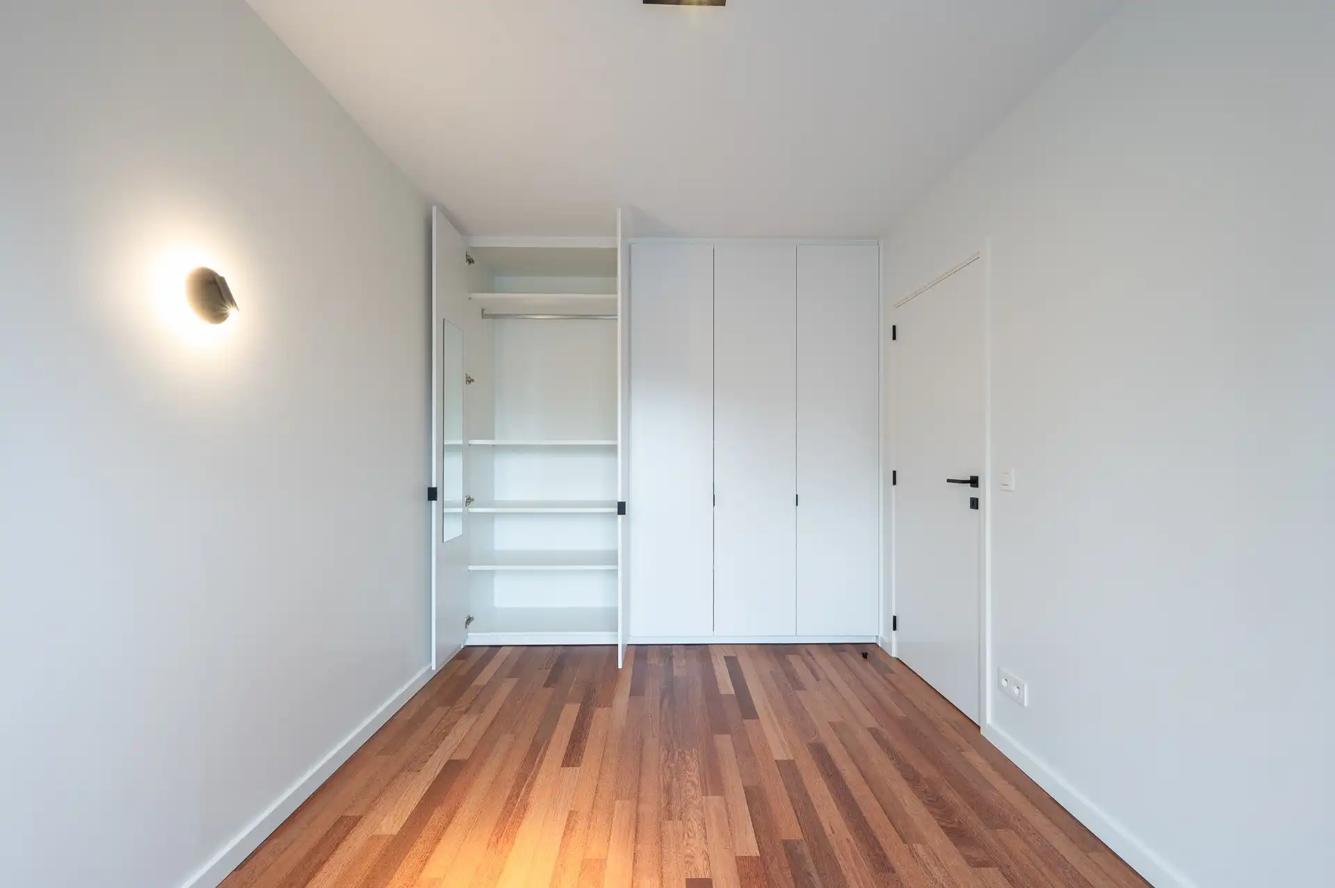 Ongemeubeld: prachtig nieuw en zonnig appartement nabij het centrum en de zeedijk! foto 13