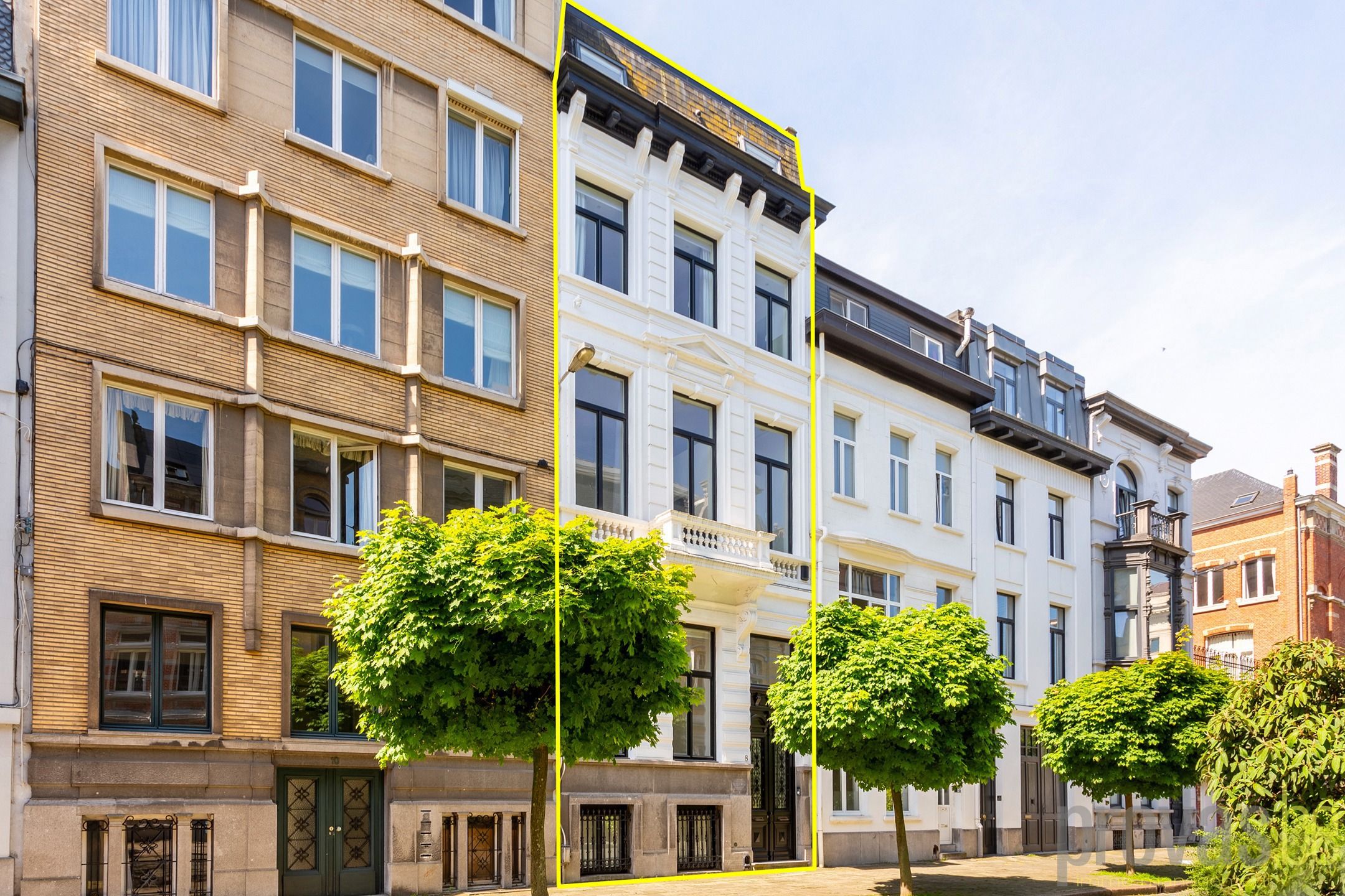 VOLLEDIG GERENOVEERDE, KLASSEVOLLE HERENWONING OP HET ZUID foto 6