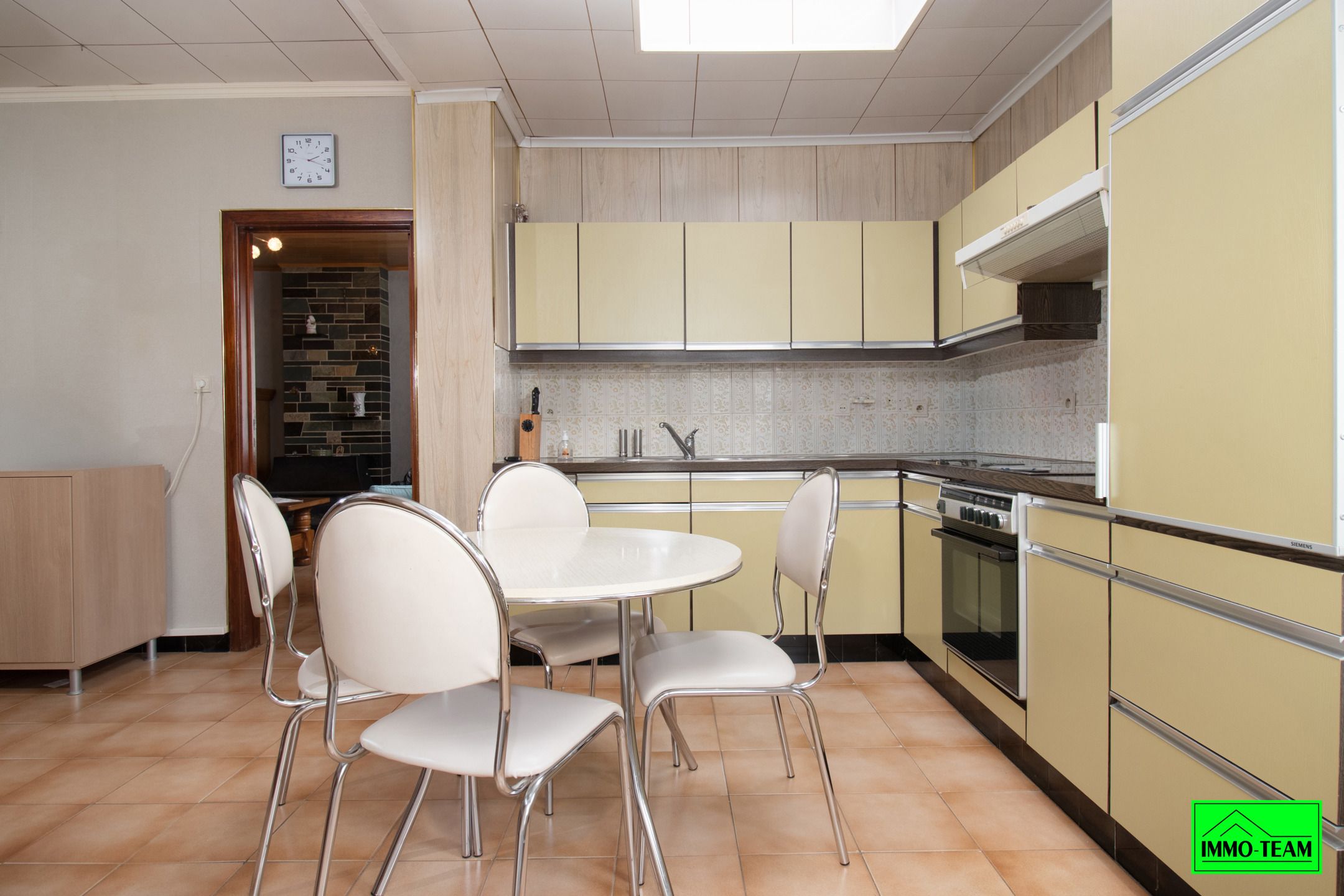 Ruime op te frissen 2-gevelwoning foto 6