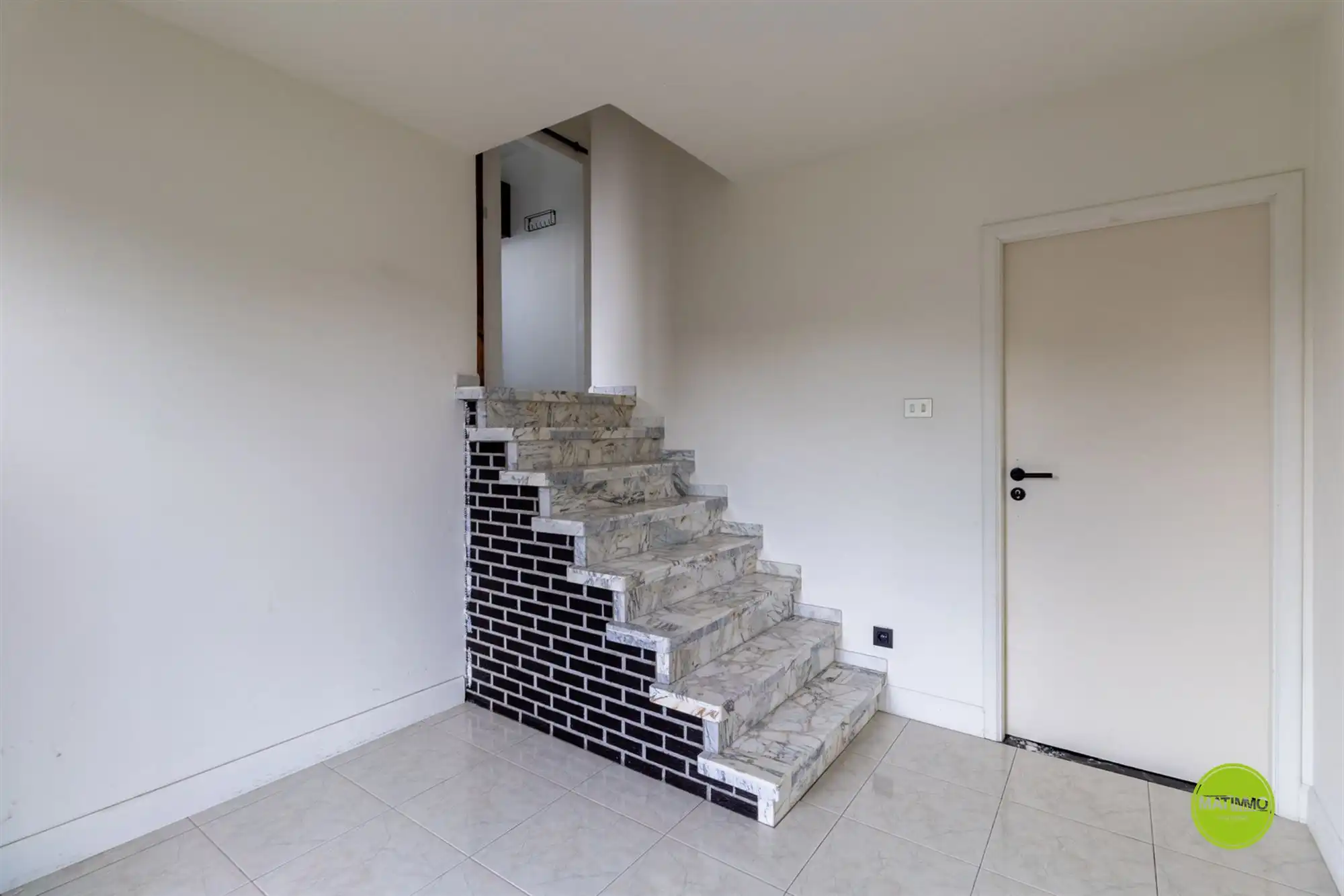 Rustig gelegen, gerenoveerde woning op een ruim perceel foto 9