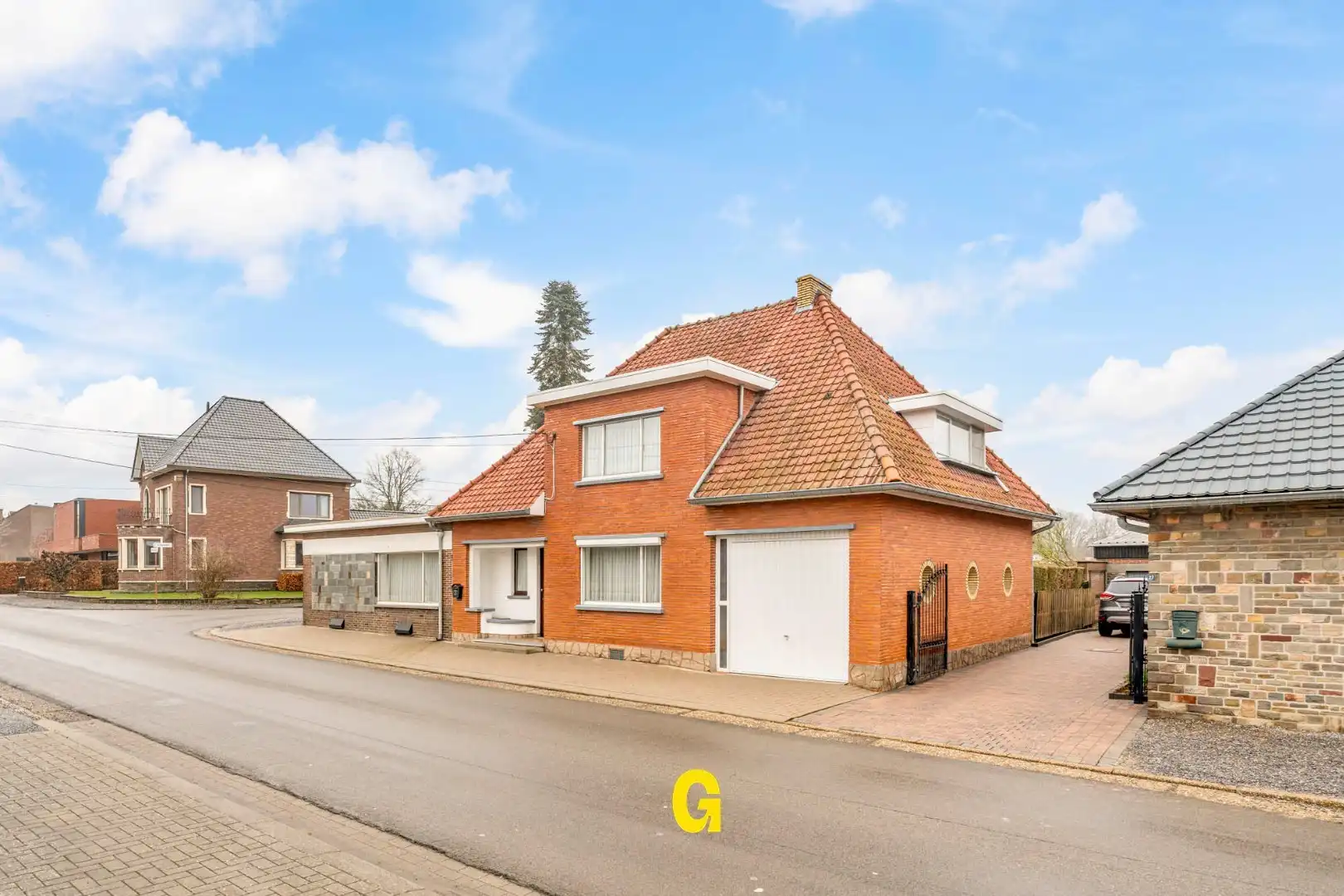 Te renoveren vrijstaande woning met 4 à 5 slaapkamers en tuintje, vlak bij het centrum van Hoeselt foto 2