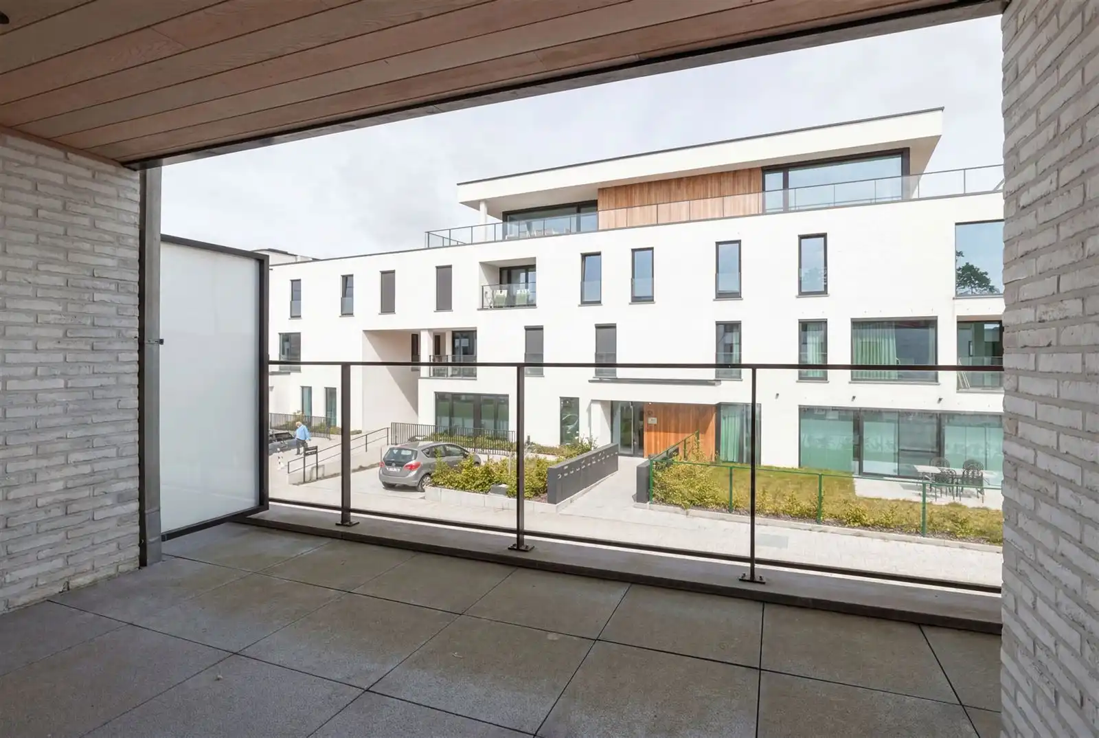 Recent appartement, rustig gelegen, doch op 200m van centrum foto 7