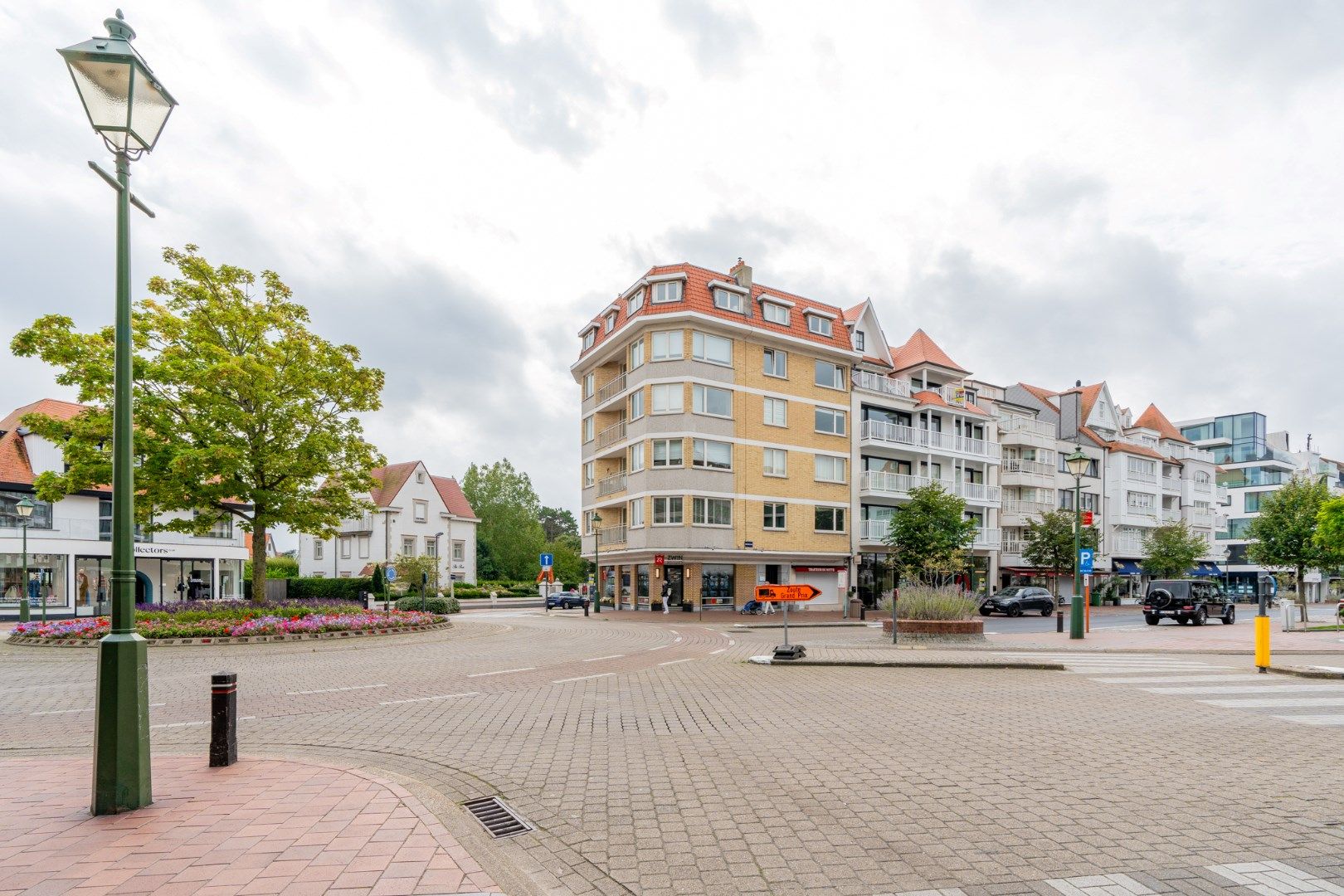 Gezellig appartement gelegen op het iconische Driehoeksplein. foto {{pictureIndex}}