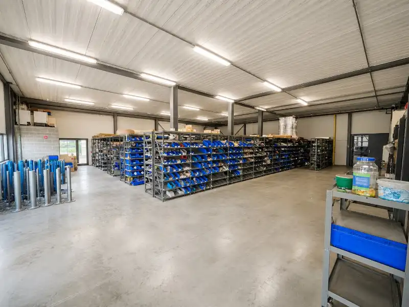 TE HUUR: (Turnhout) Industrieel gebouw foto 5