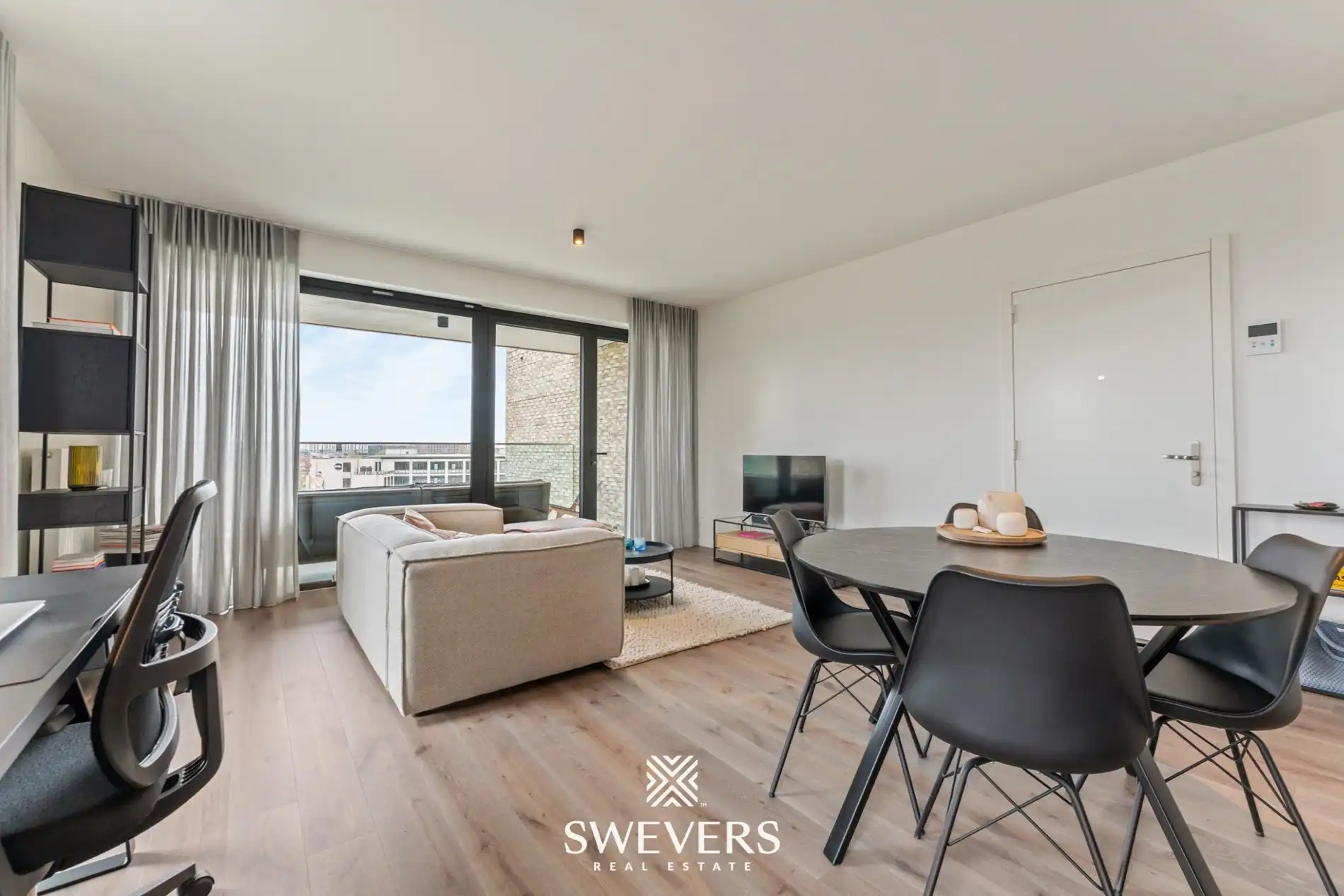 Luxueus, energiezuinig appartement met zonnig terras met skyline in centrum Hasselt  foto 7