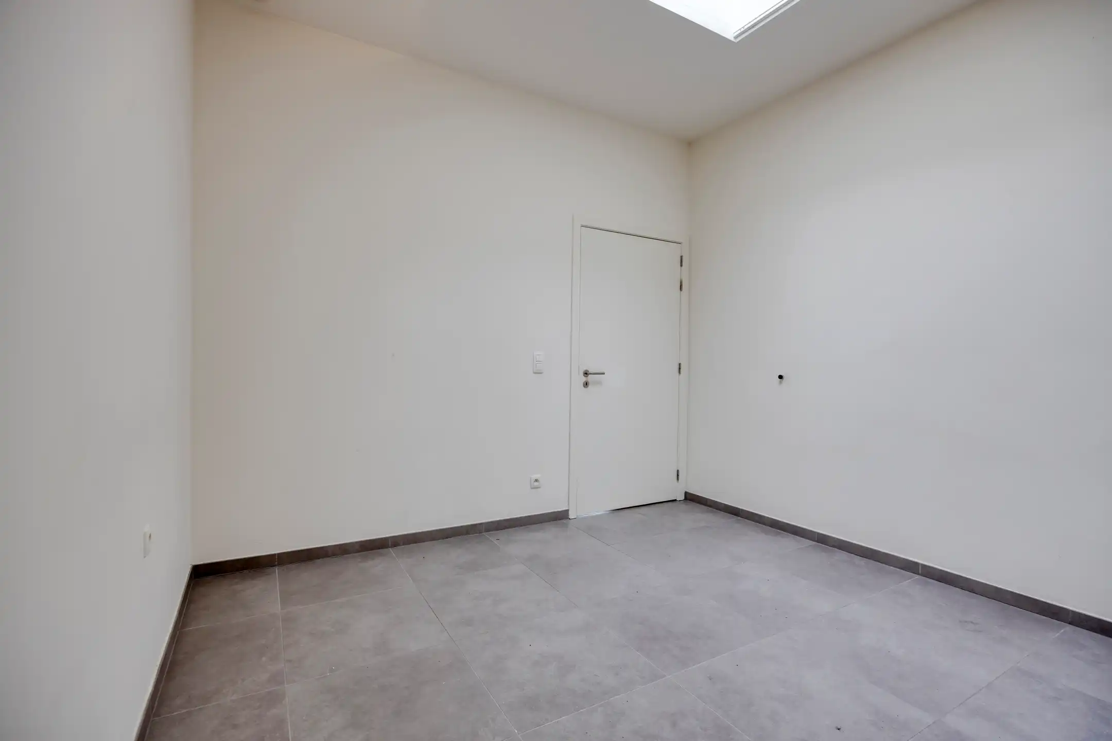 Lichtrijk appartement gelegen in het centrum van Breendonk. foto 8