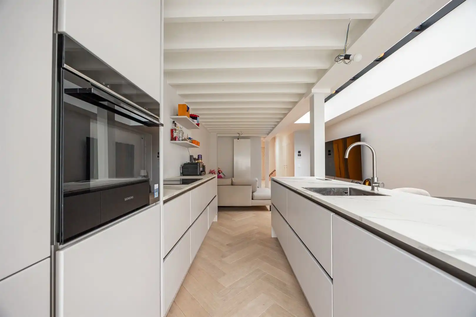 Woning met 2 gerenoveerde appartementen foto 8