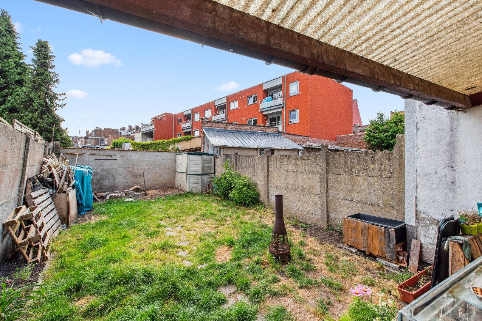 Gezinswoning met 3 slaapkamers en tuin pal in het centrum foto 14
