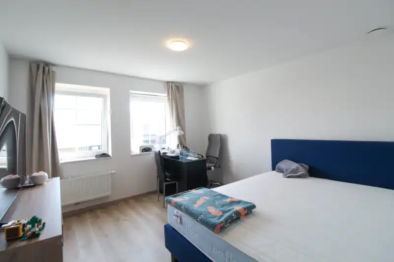 Ruime nieuwbouwwoning met inpandige garage te Roeselare foto 10