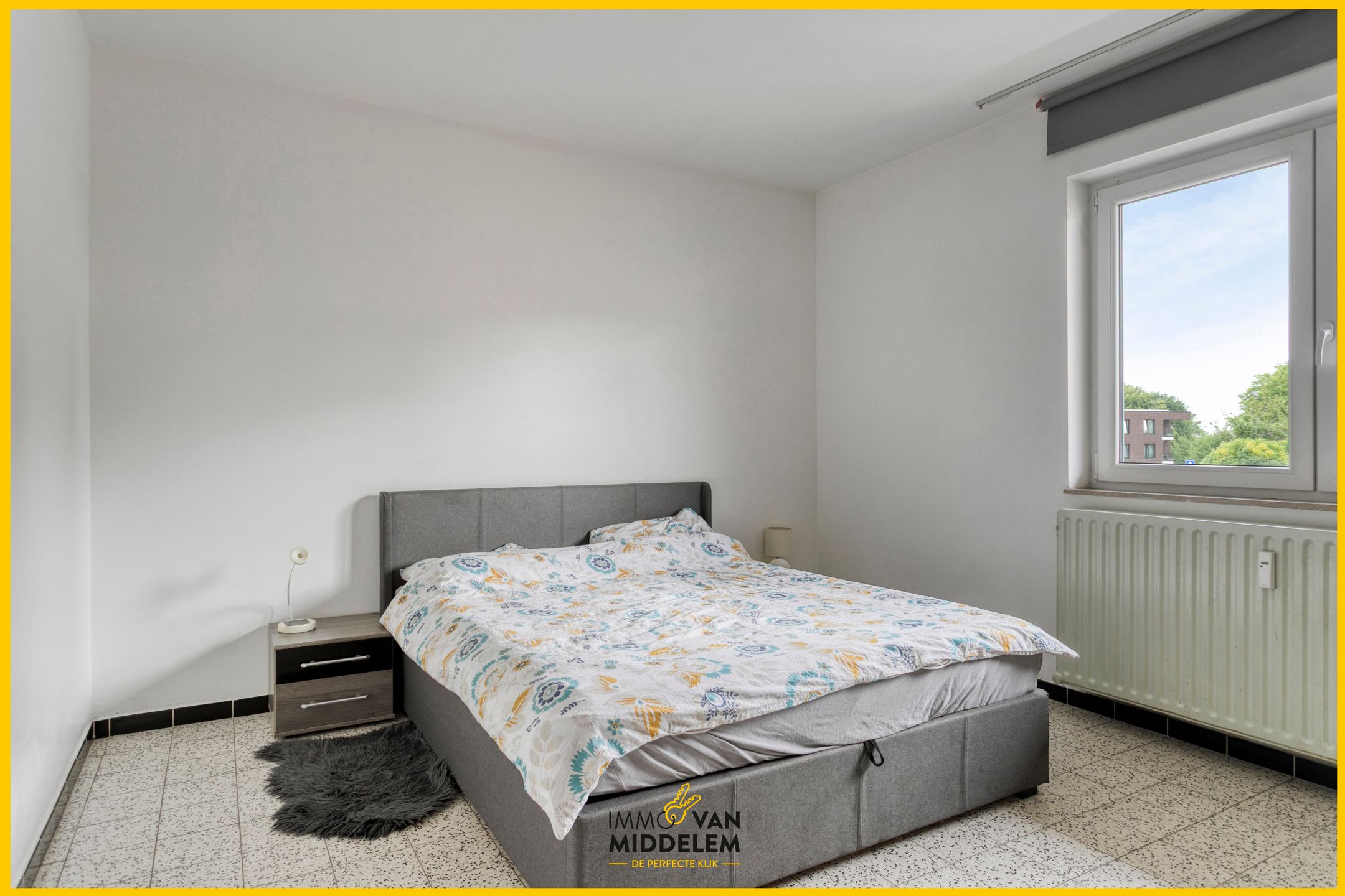LICHTRIJK 2-KAMER APPARTEMENT MET 2 AUTOSTAANPLAATSEN foto 5