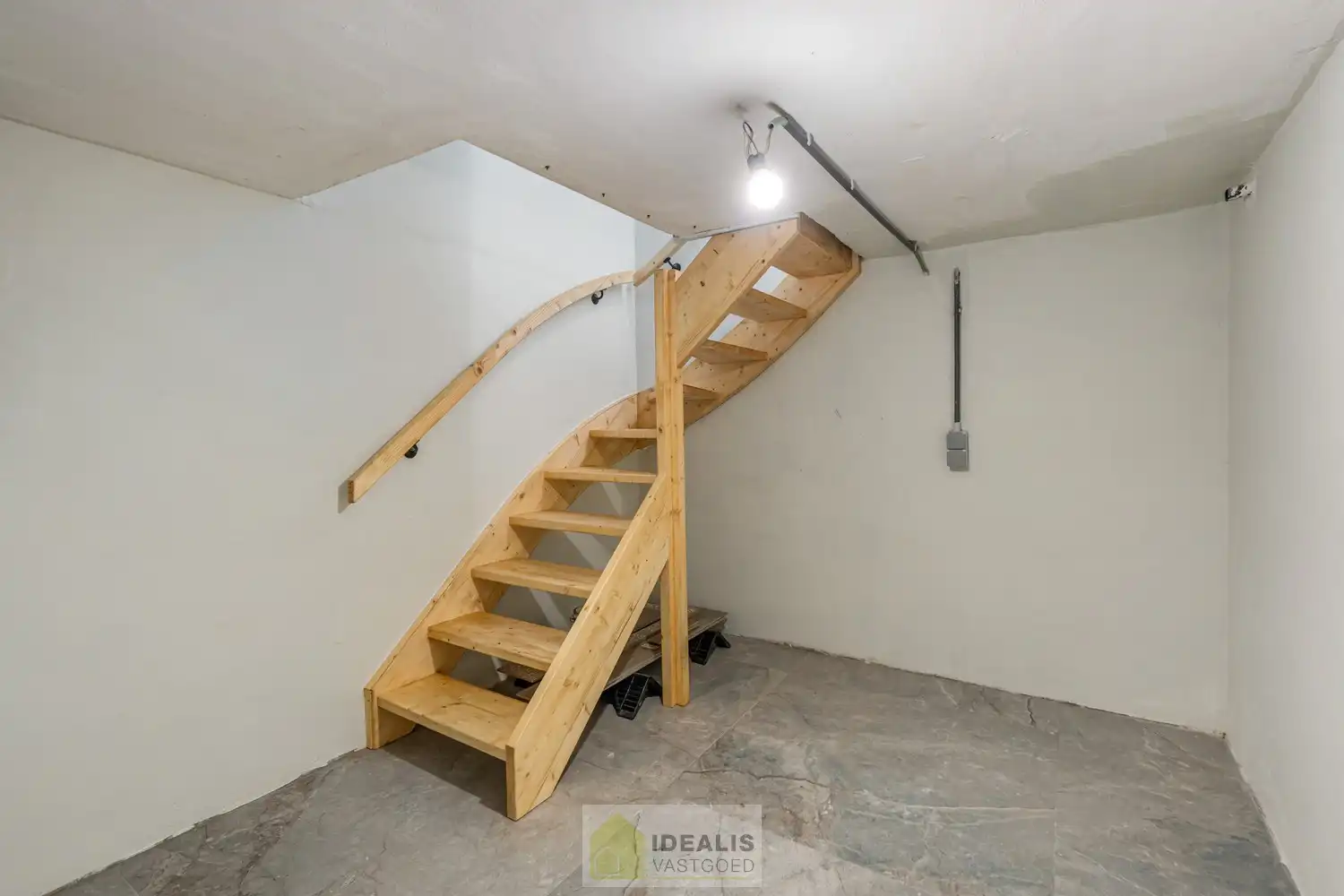 Schitterend volledig vernieuwde woning met 3 ruime slaapkamers foto 34