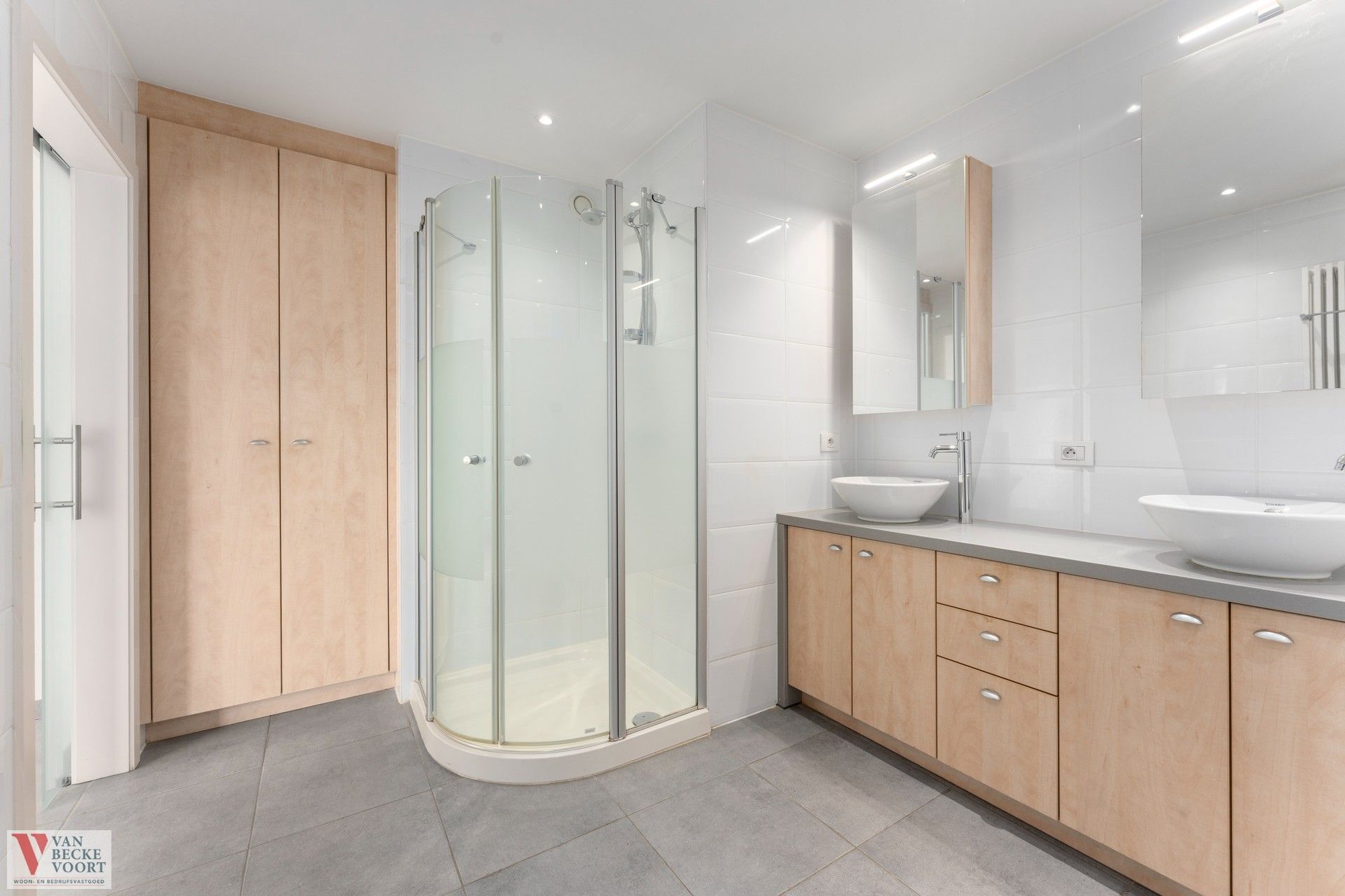 3-slaapkamer appartement met royale indeling foto 7