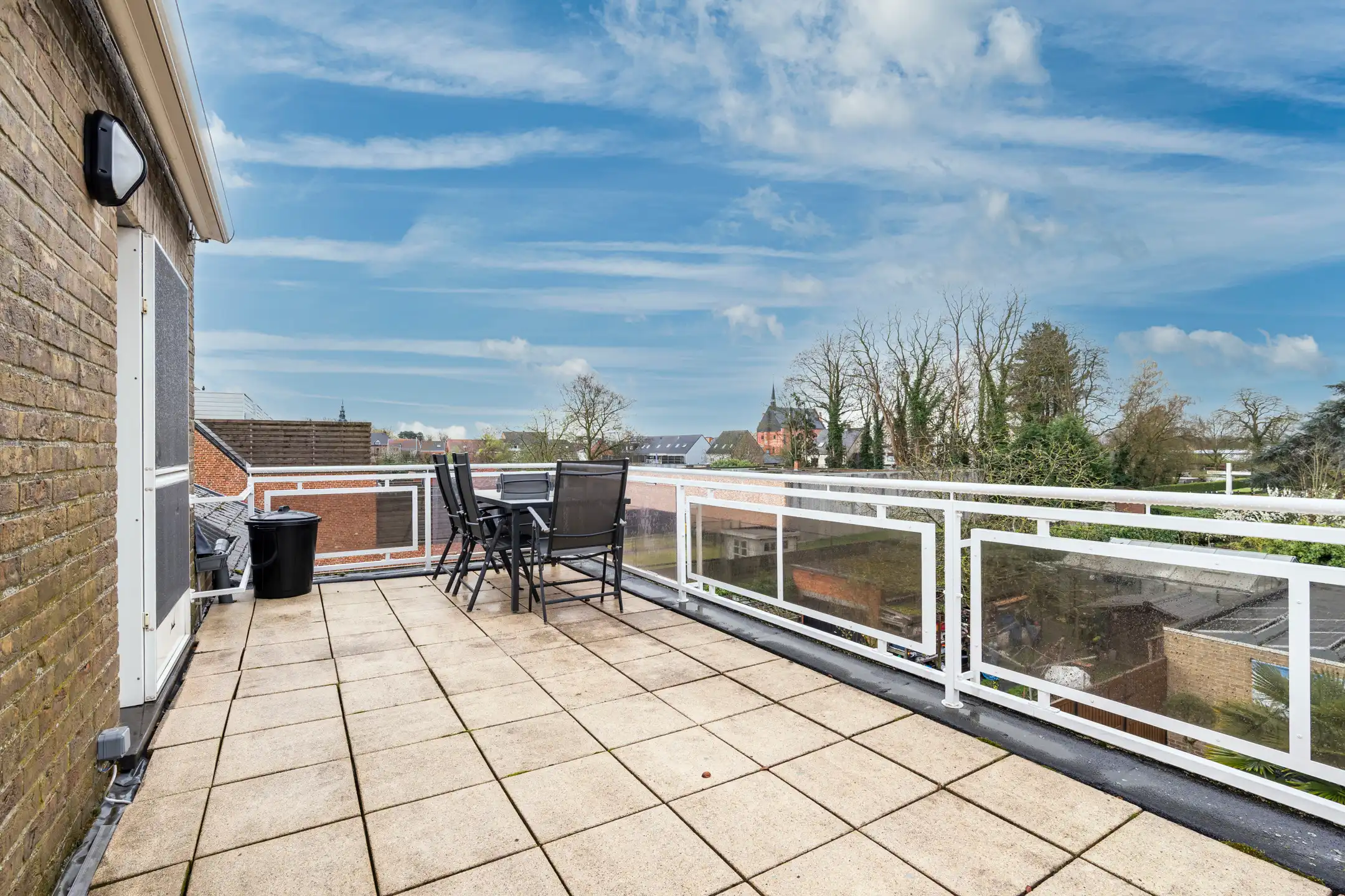Instapklaar 1-slpk app met groot ZW-terras in Gierle foto 7