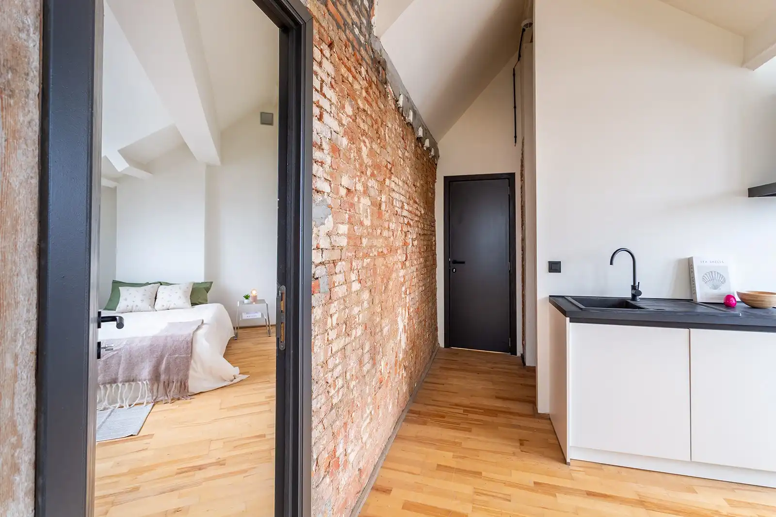 Instapklaar dakappartement op een zuchtje van Park Spoor Noord foto 15