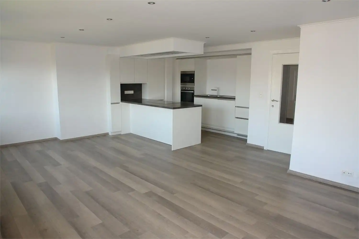 RESIDENTIE LEOPOLD foto {{pictureIndex}}
